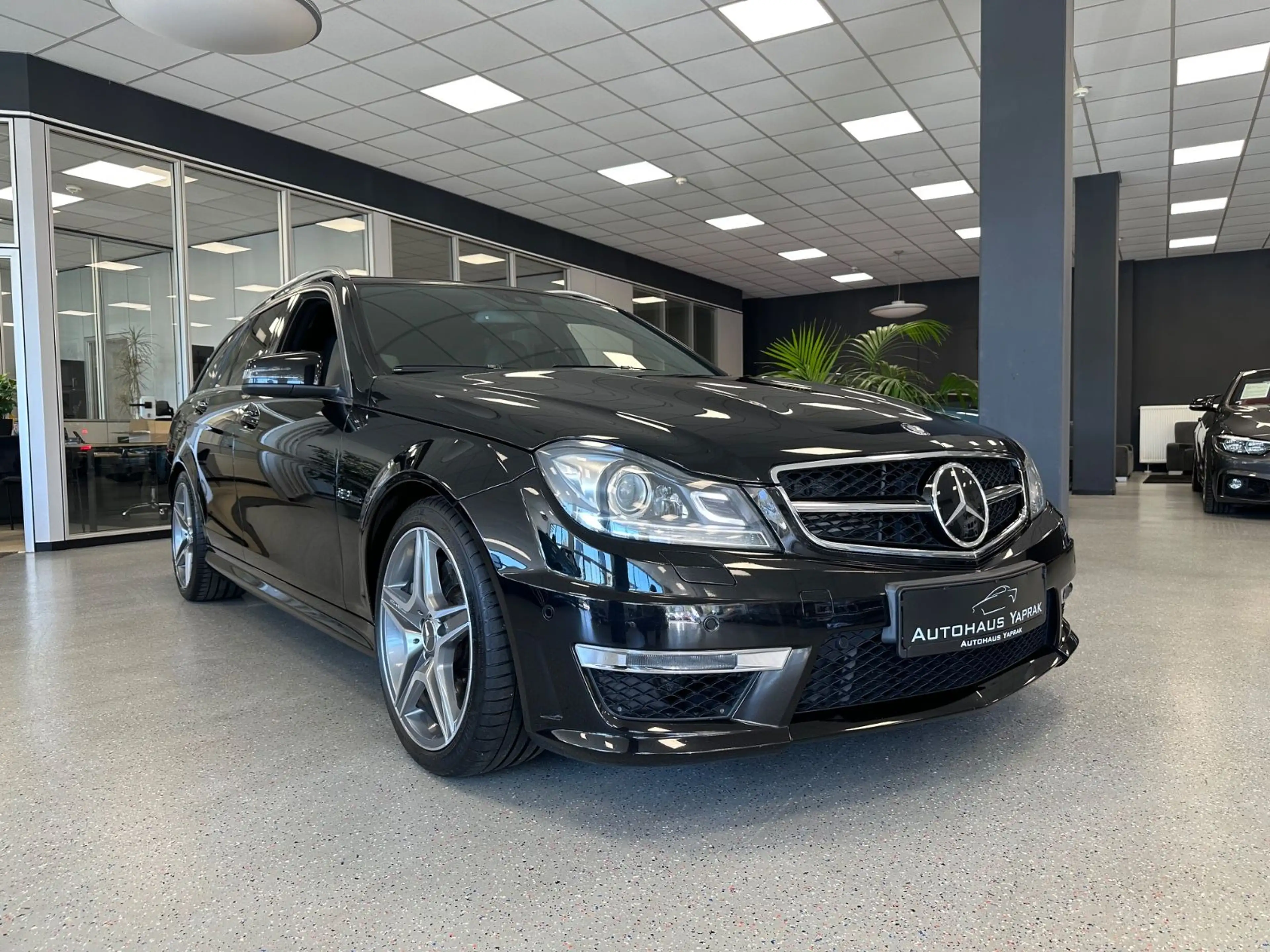 Mercedes-Benz C 63 AMG |MB S.heft|Einmalig|Unfallfrei|Inspek. — photo 7