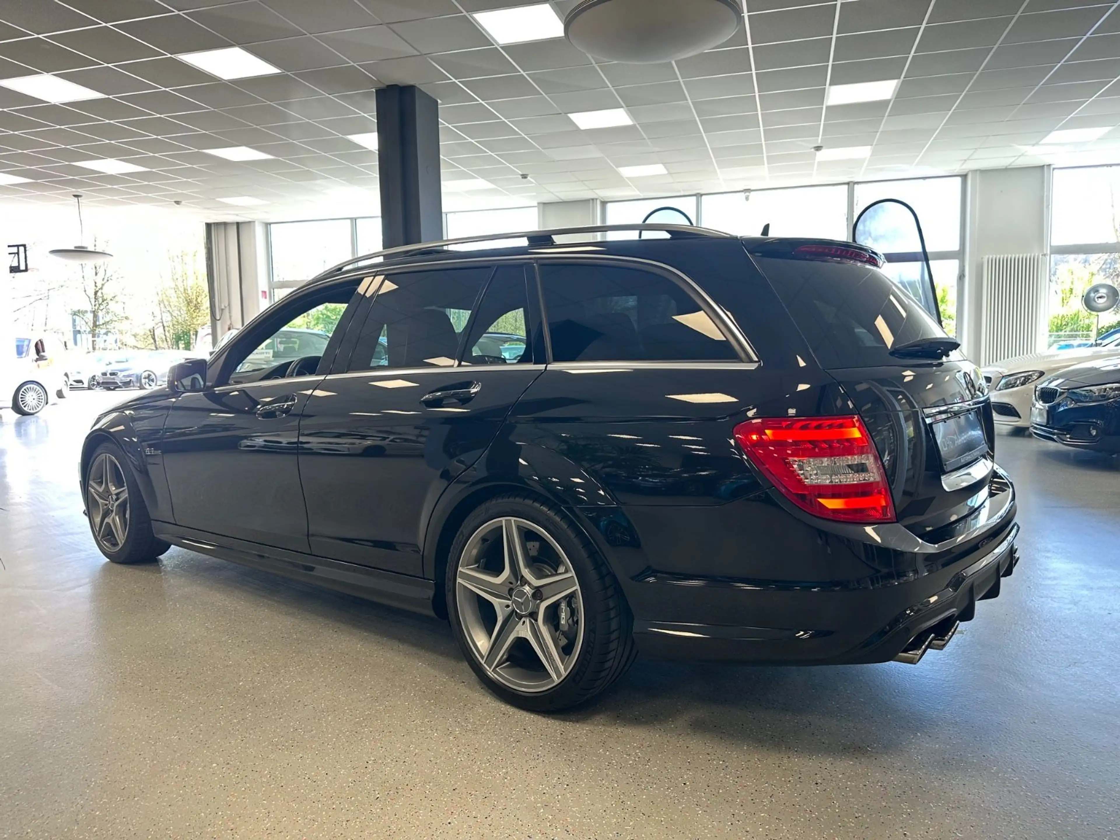 Mercedes-Benz C 63 AMG |MB S.heft|Einmalig|Unfallfrei|Inspek. — photo 13