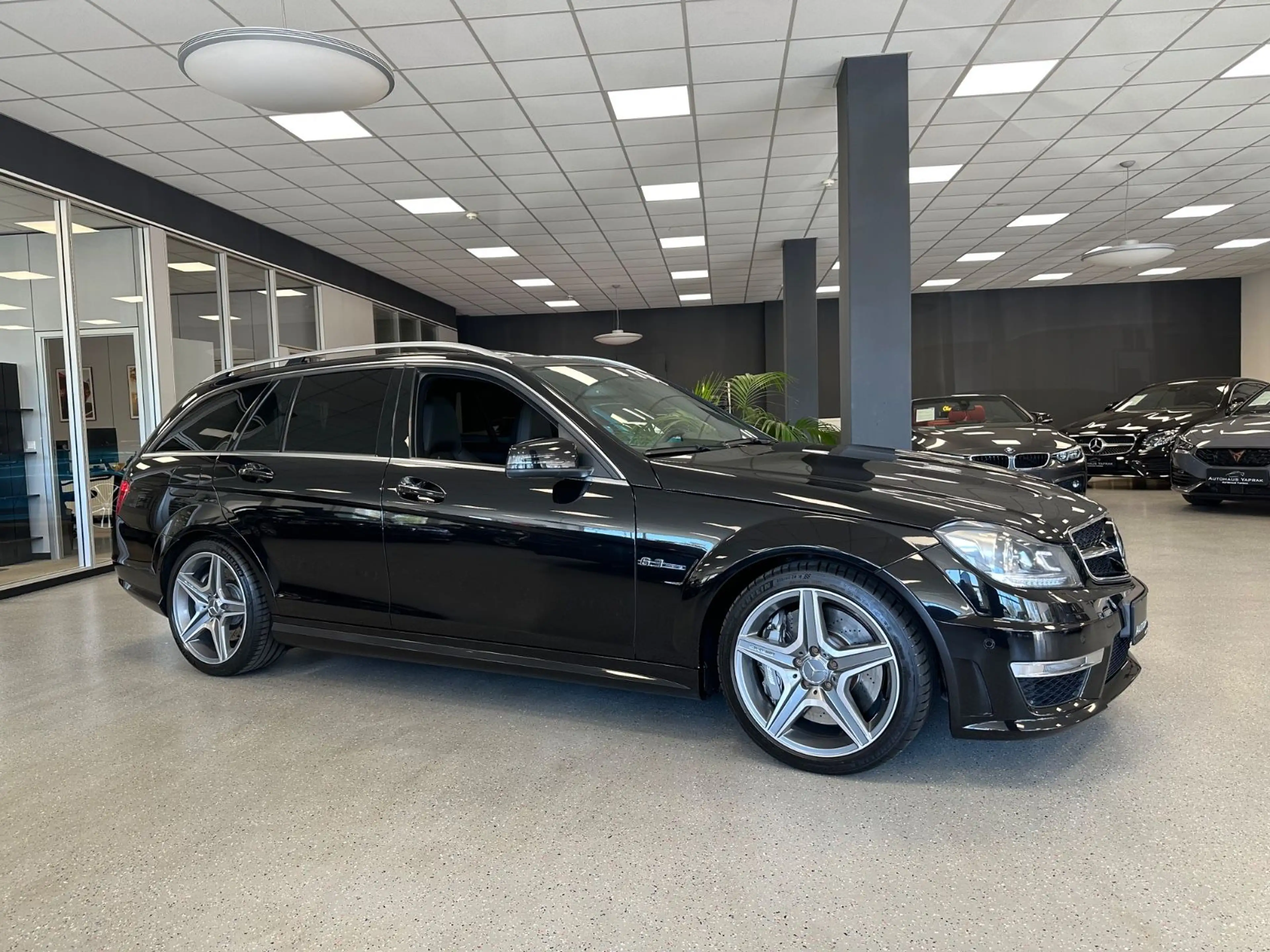 Mercedes-Benz C 63 AMG |MB S.heft|Einmalig|Unfallfrei|Inspek. — photo 8