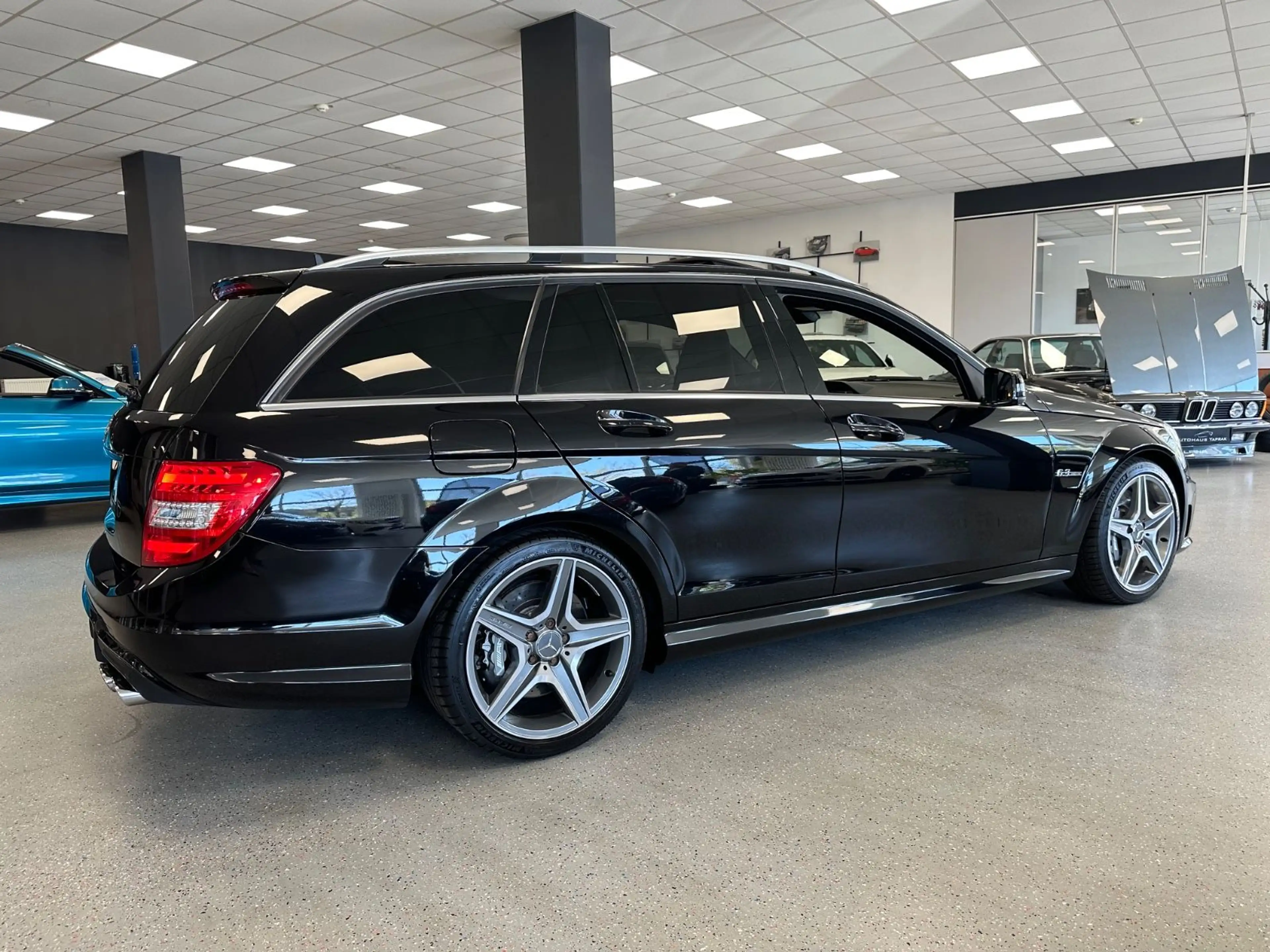 Mercedes-Benz C 63 AMG |MB S.heft|Einmalig|Unfallfrei|Inspek. — photo 9