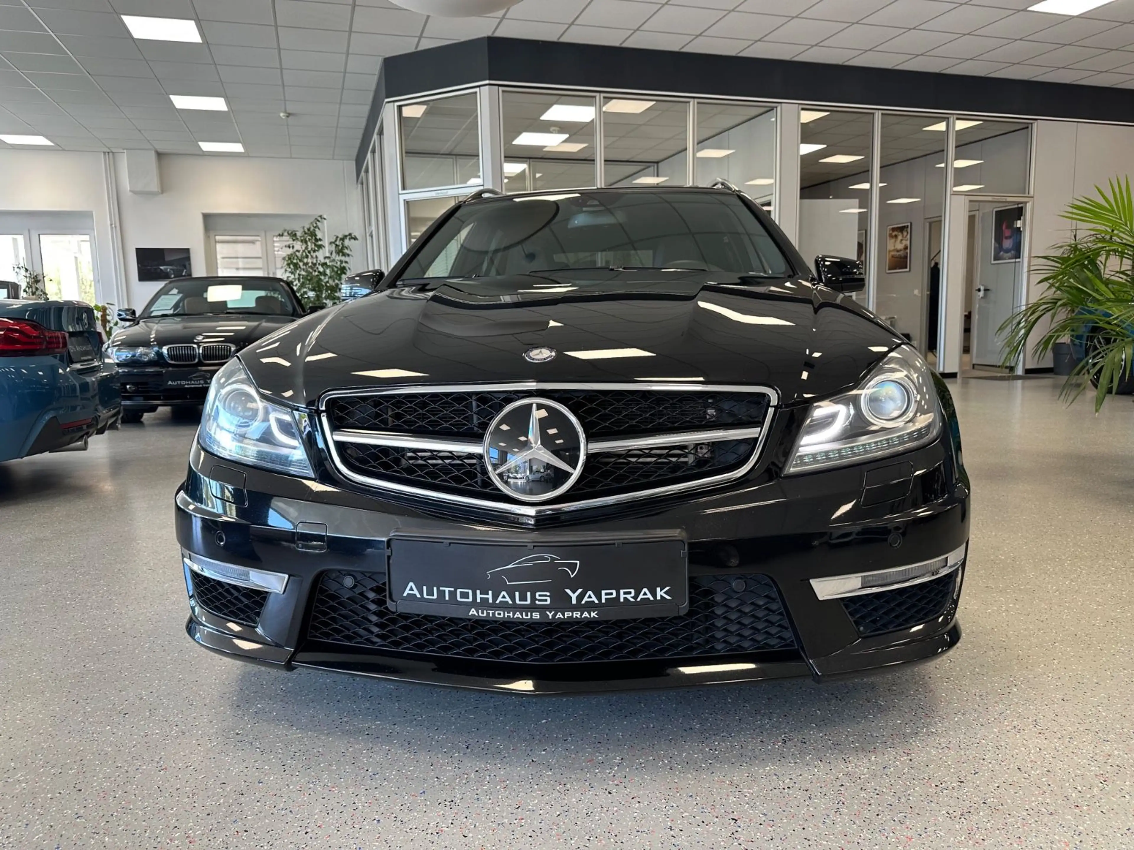 Mercedes-Benz C 63 AMG |MB S.heft|Einmalig|Unfallfrei|Inspek. — photo 6