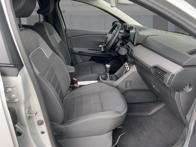Dacia Jogger Extreme+ TCe 100 ECO-G SHZ Rückfahrkamera — photo 8