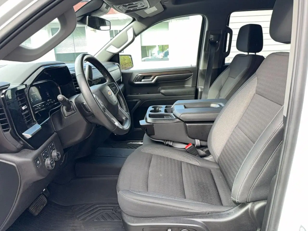 Chevrolet Silverado 1500 снимка Chevrolet Silverado 1500