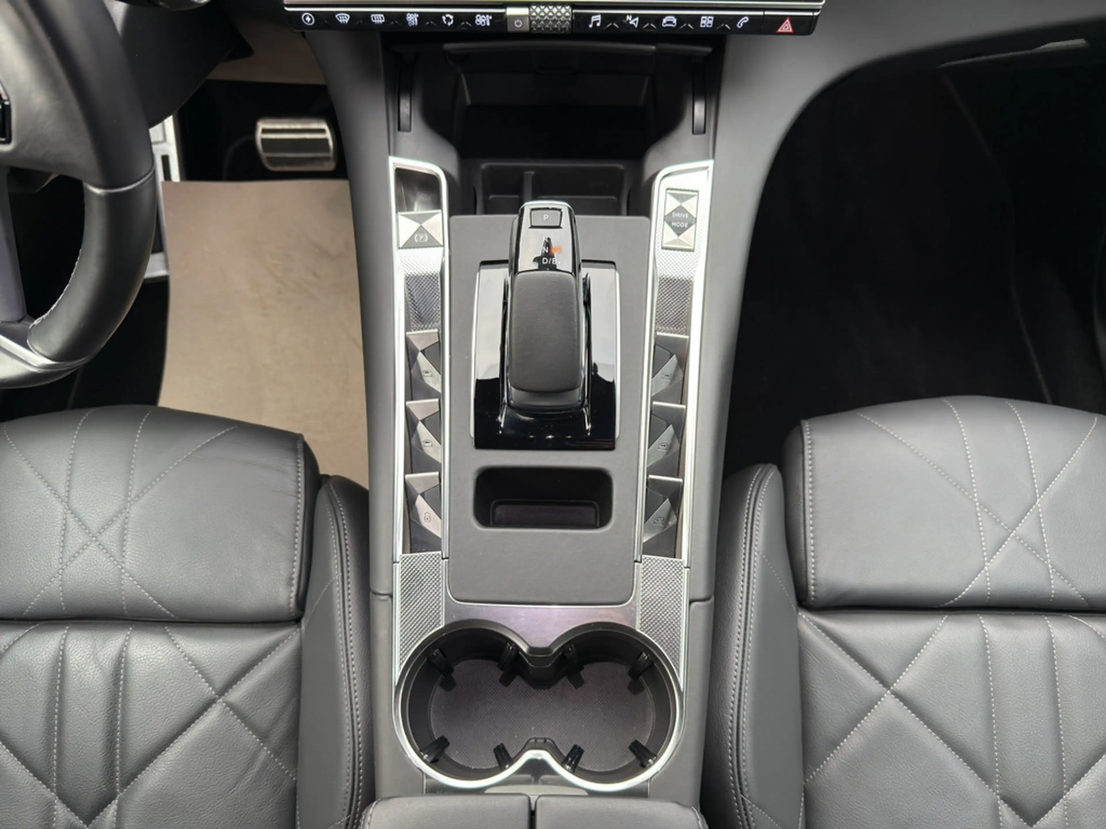 DS Automobiles DS 7 1.6 E-Tense 225 Grand Chic Leder & Kamer — photo 13