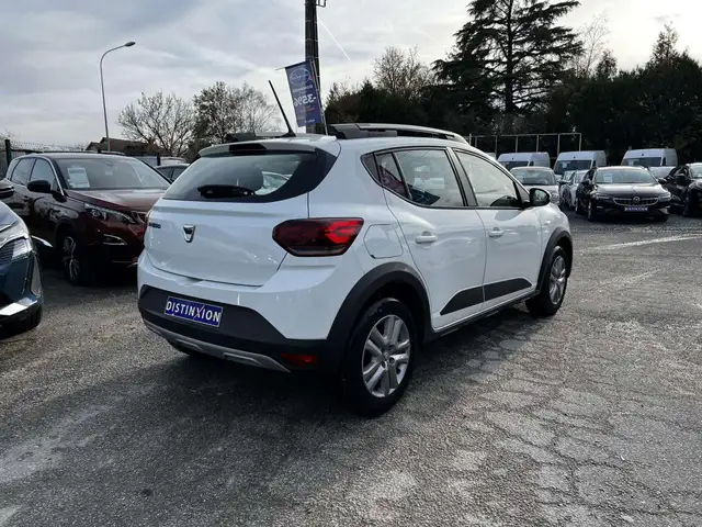 Dacia Sandero view 4