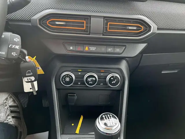 Dacia Sandero view 12
