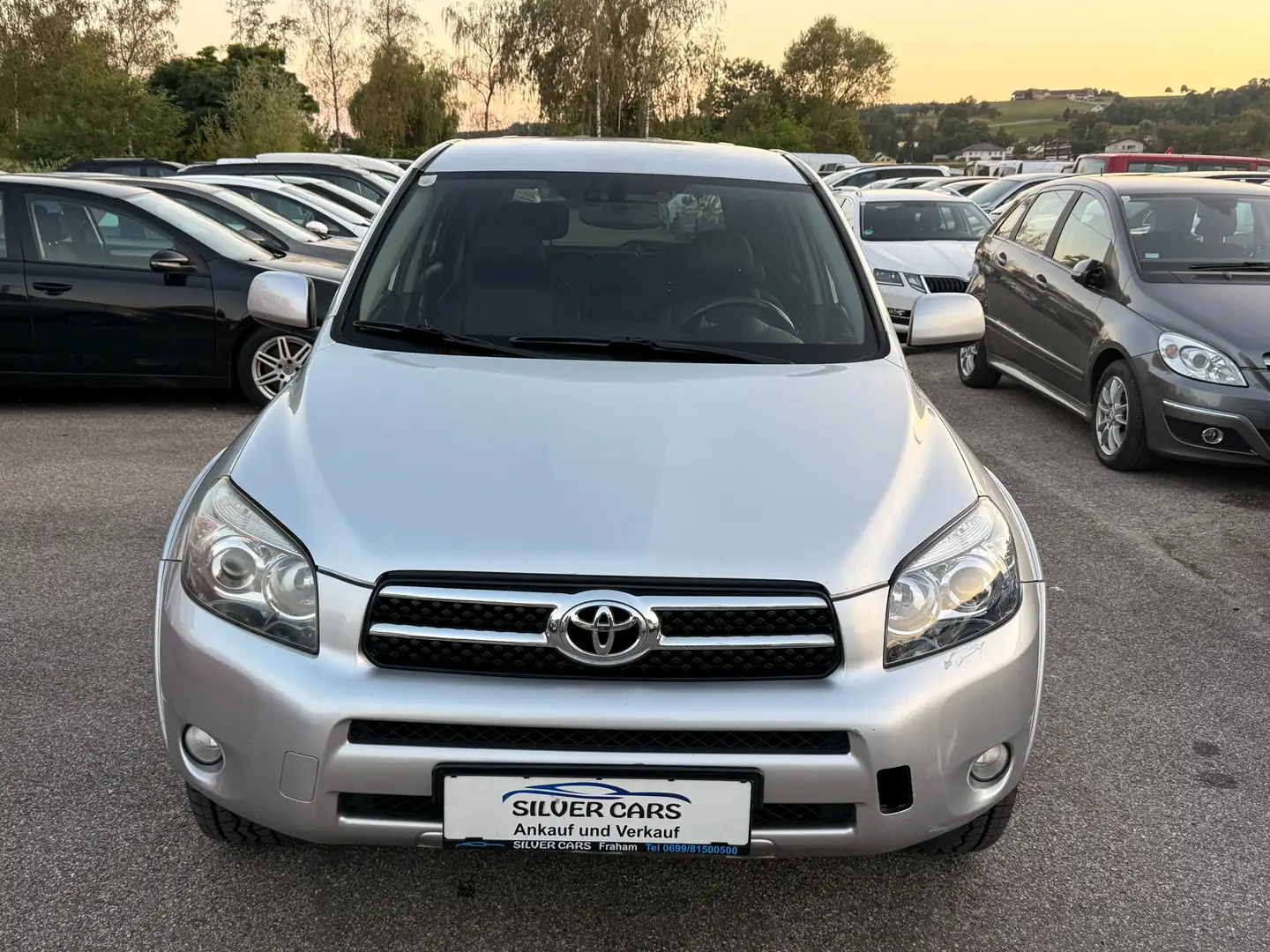 Toyota RAV 4 RAV4 2,2 D-4D 180 4WD Grau - 2