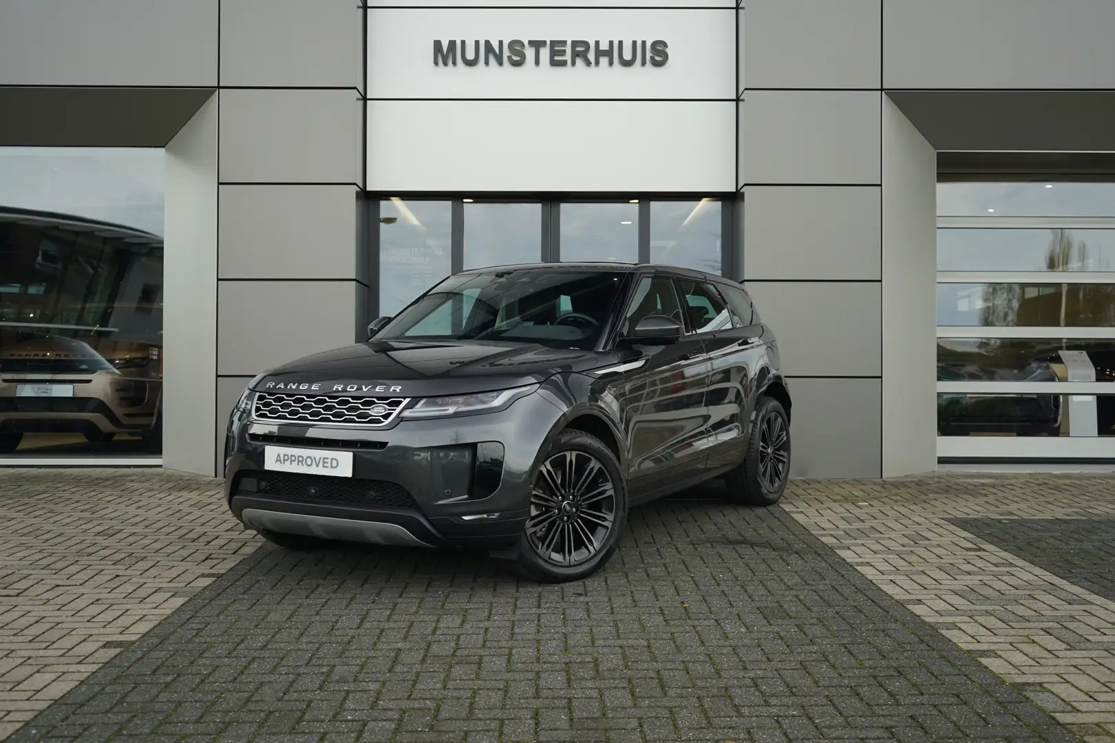 Land Rover Range Rover Evoque P300e AWD SE | Trekhaak | Voorstoelen verwarmd | P Gris - 1