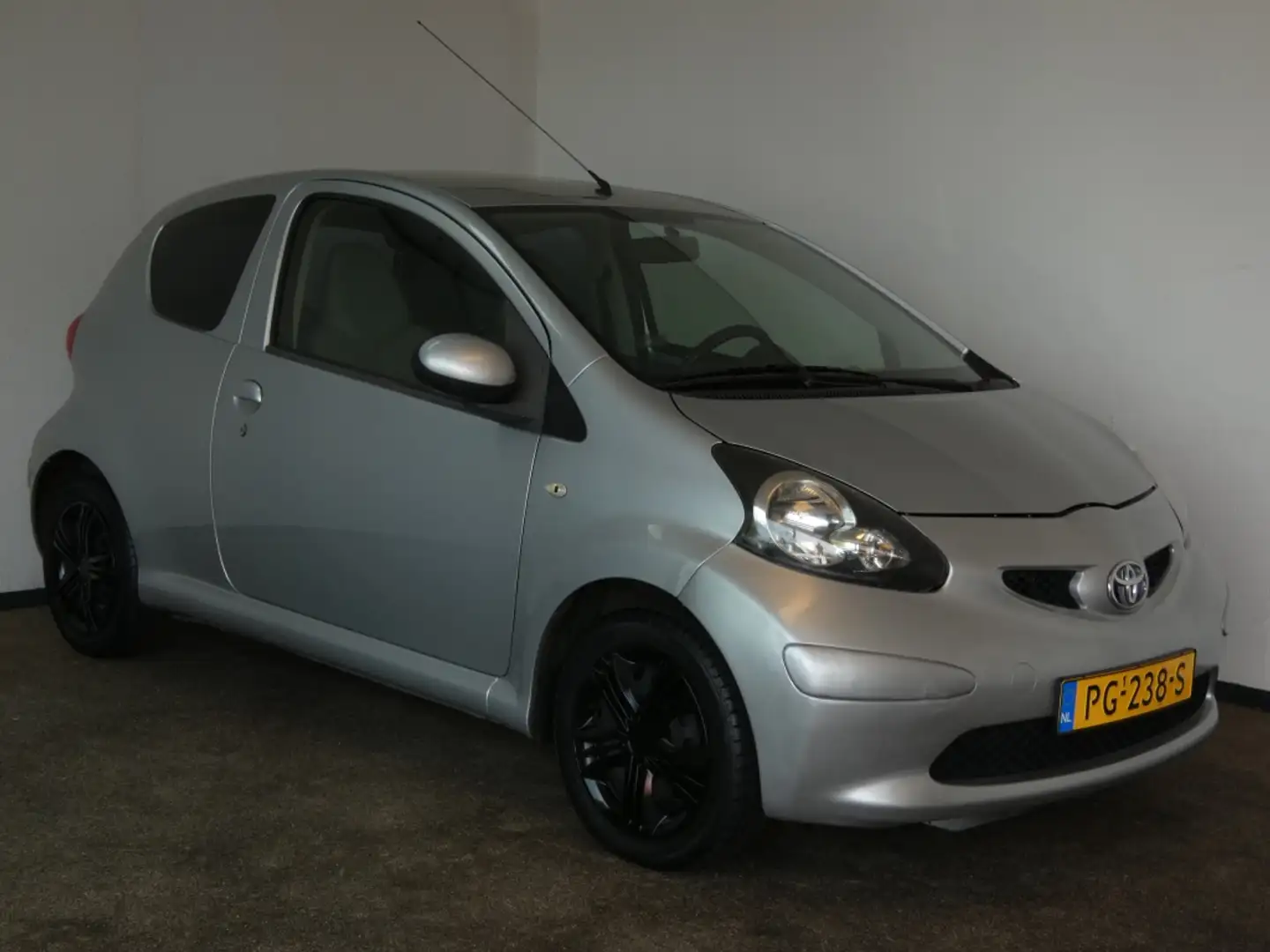 Toyota Aygo 1.0-12V Nwe APK Airco Gris - 2