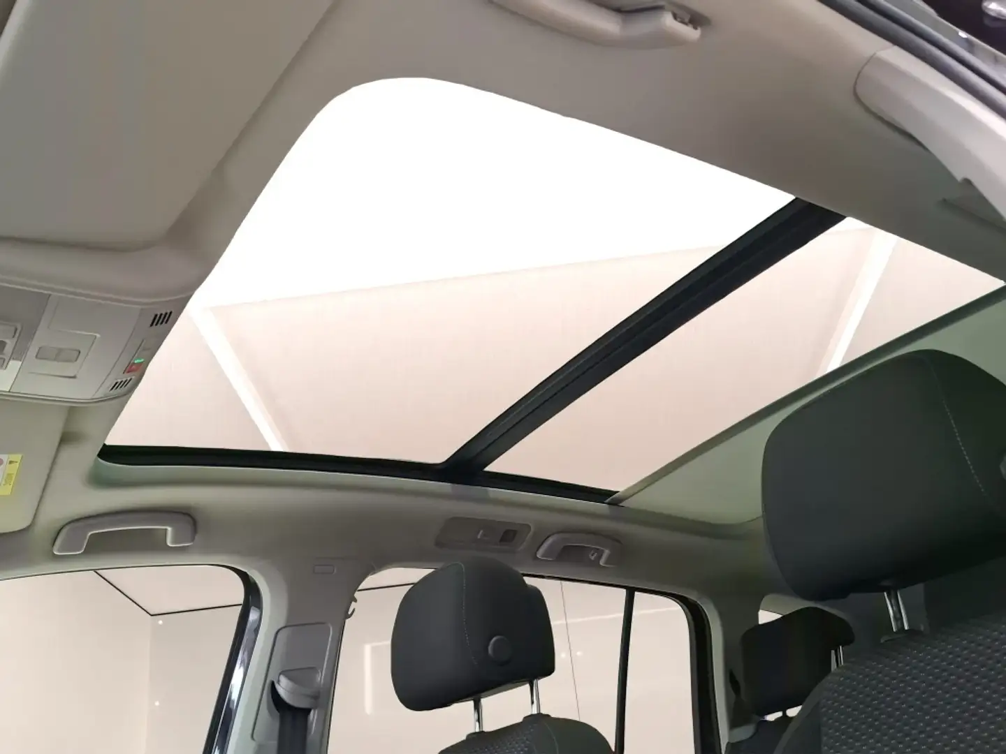 Volkswagen Touran 2.0TDI Advance 90kW Negro - 2