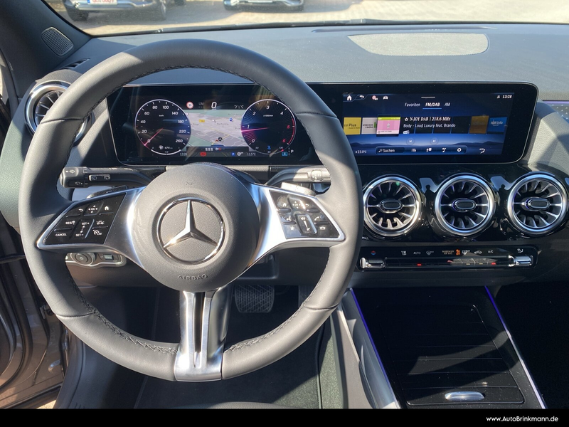 Mercedes-Benz GLA 200 GLA 200 d Progressive/Multibeam/AHK/EasyP/360° — photo 12