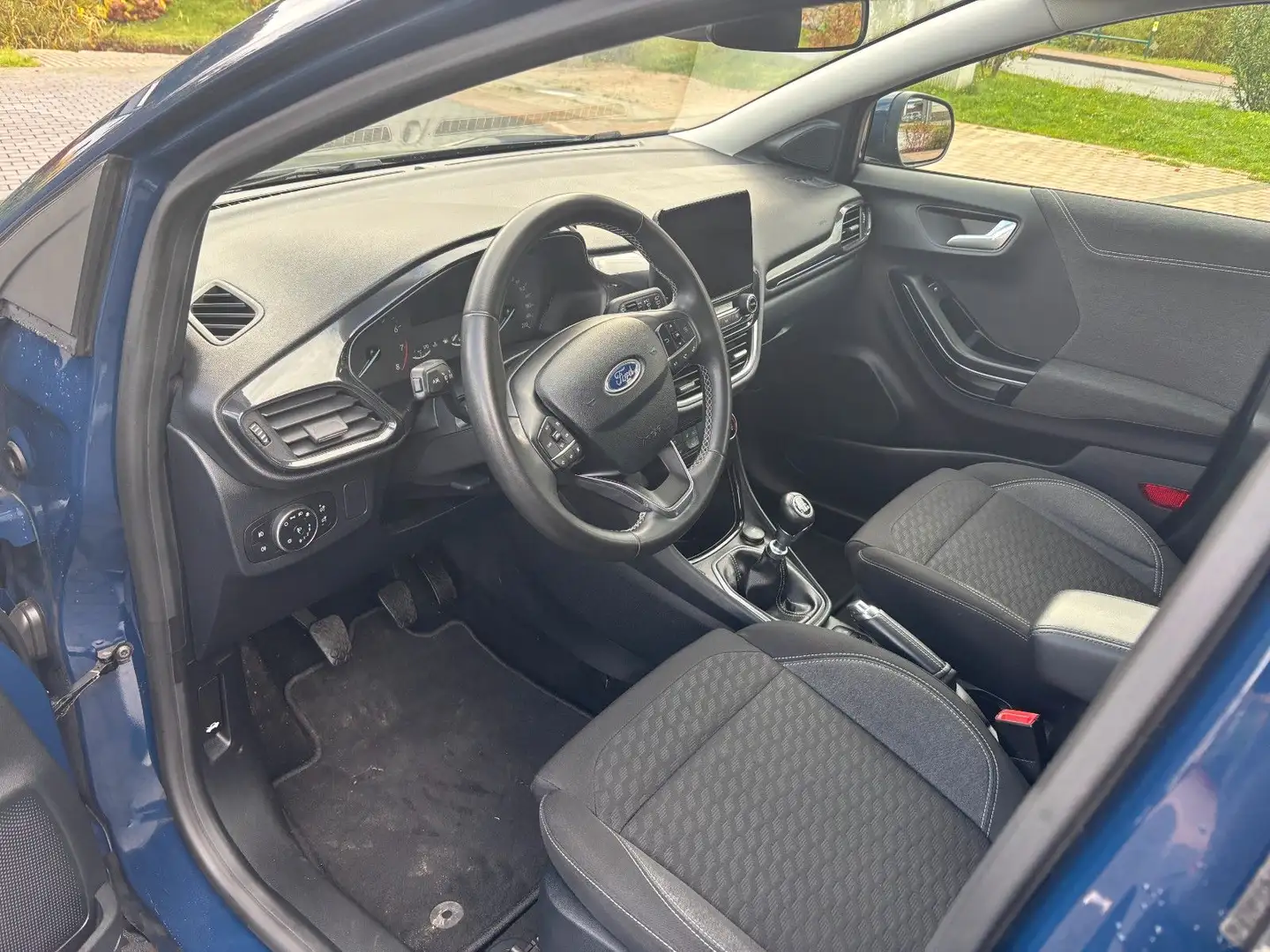 Ford Puma Titanium Blau - 2