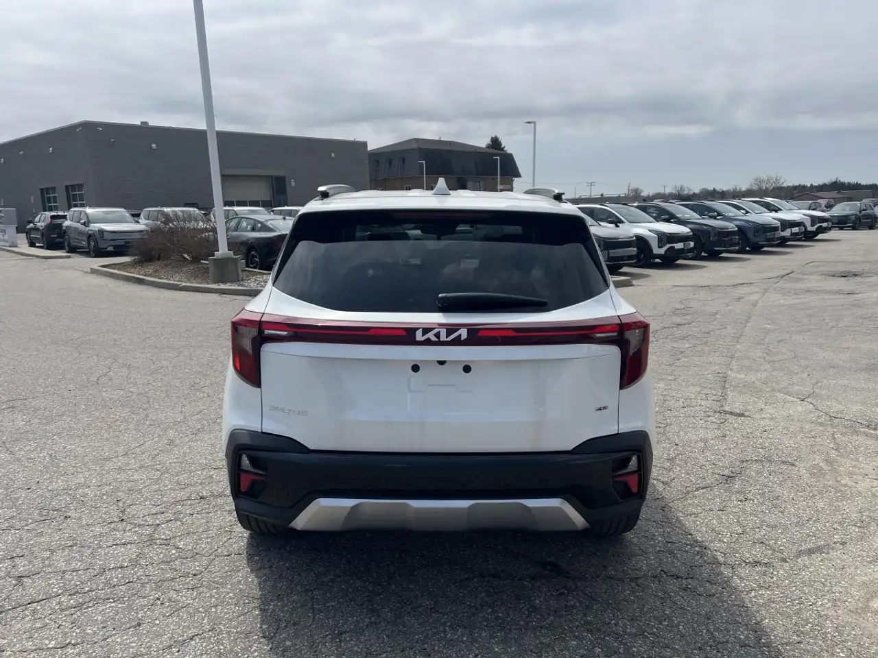Kia Seltos снимка Kia Seltos