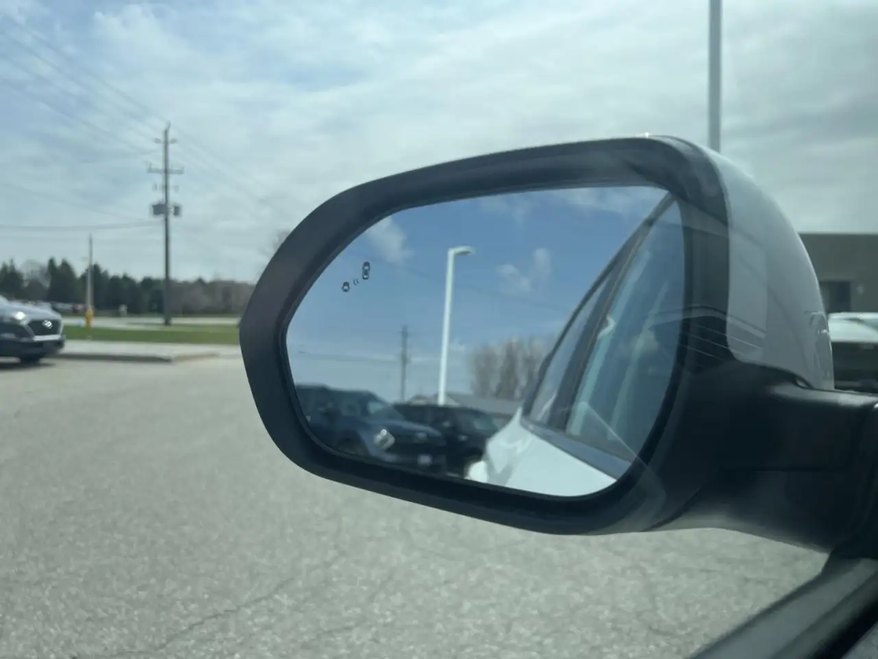 Kia Seltos снимка Kia Seltos