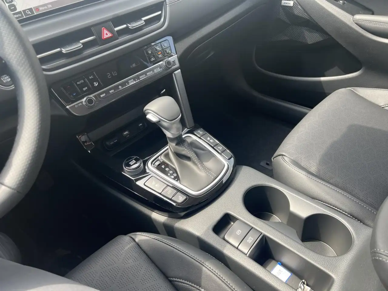 Kia Seltos снимка Kia Seltos