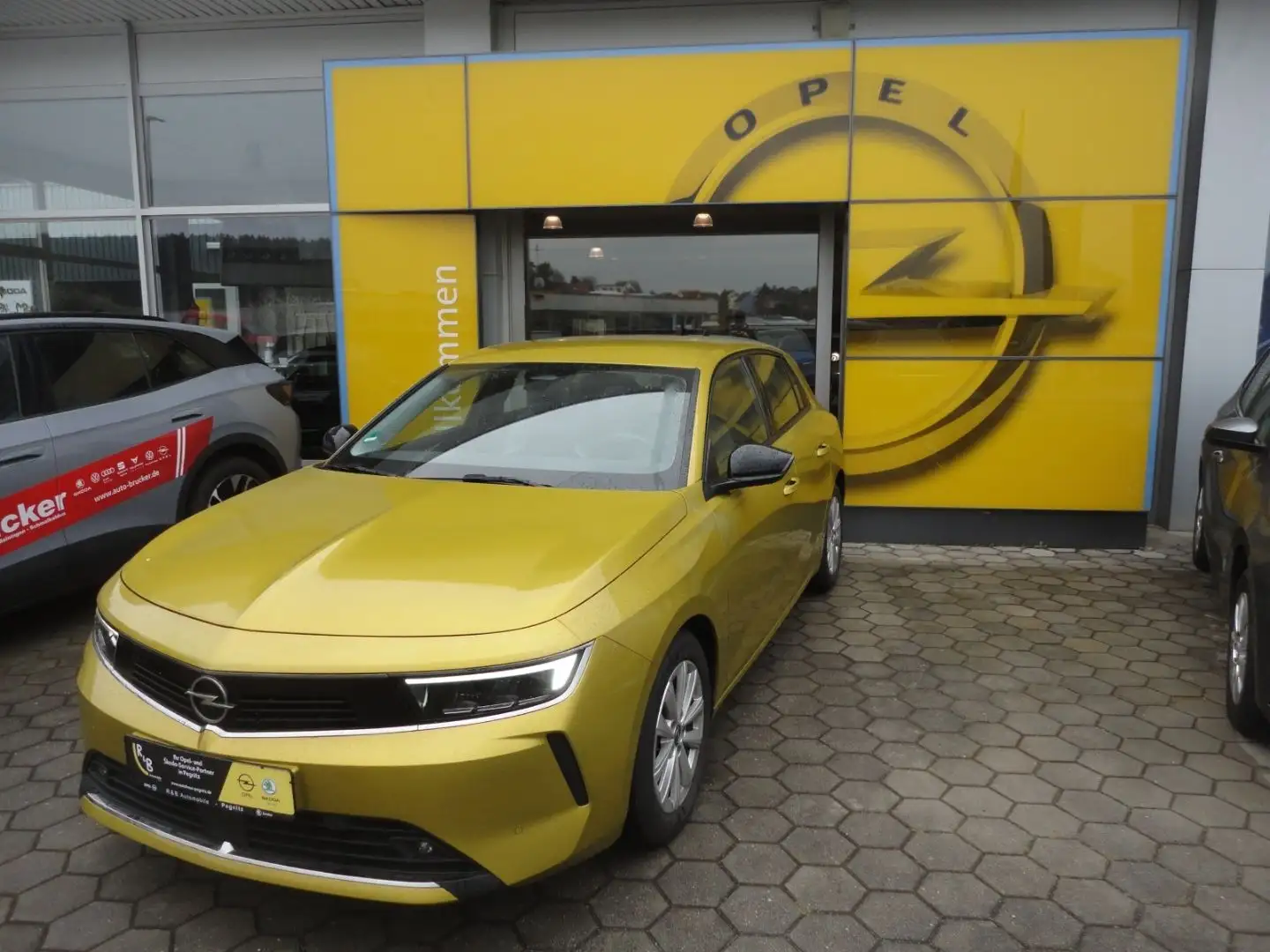 Opel Astra Edition 1.2 Turbo Euro6d ABS+ESP Жовтий - 1