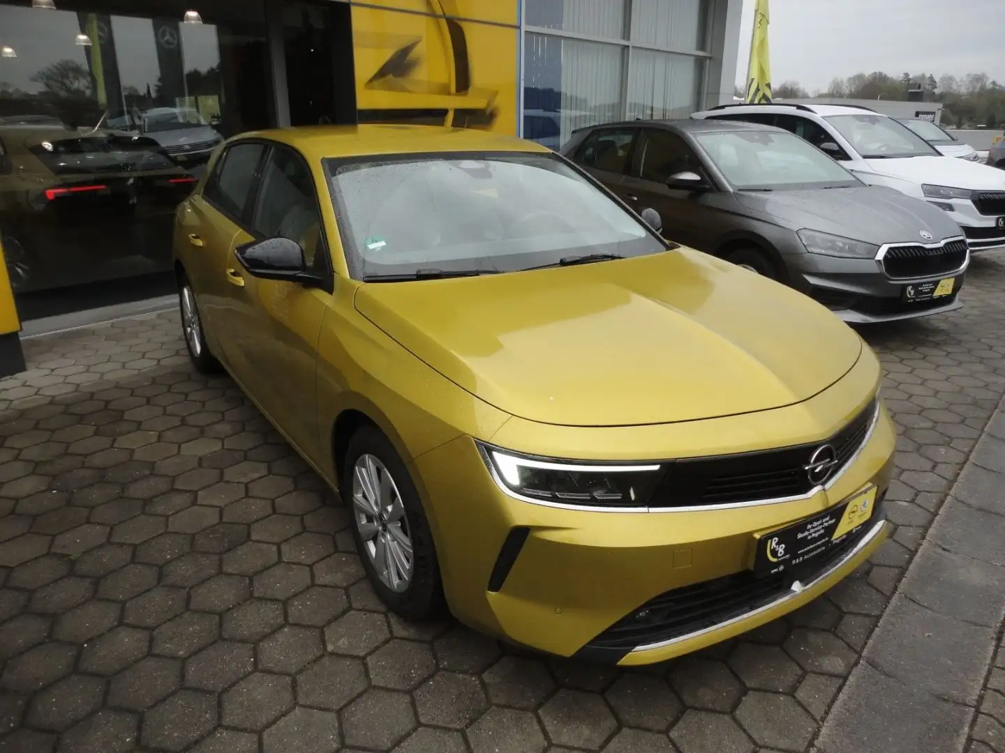 Opel Astra Edition 1.2 Turbo Euro6d ABS+ESP Жовтий - 2