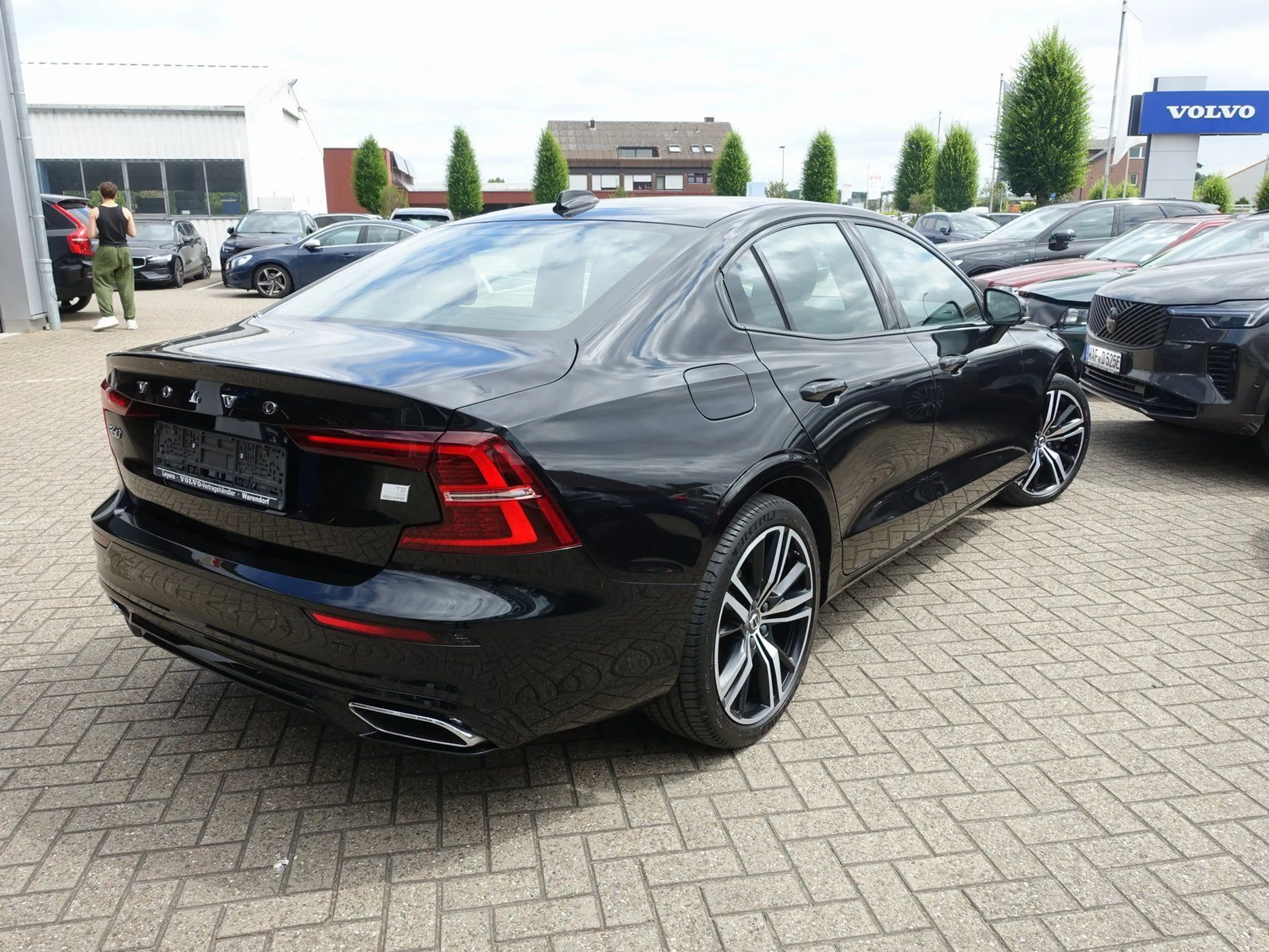 Volvo S60 Recharge R-Design T8 AWD AHK/KAMERA/PILOT — photo 2