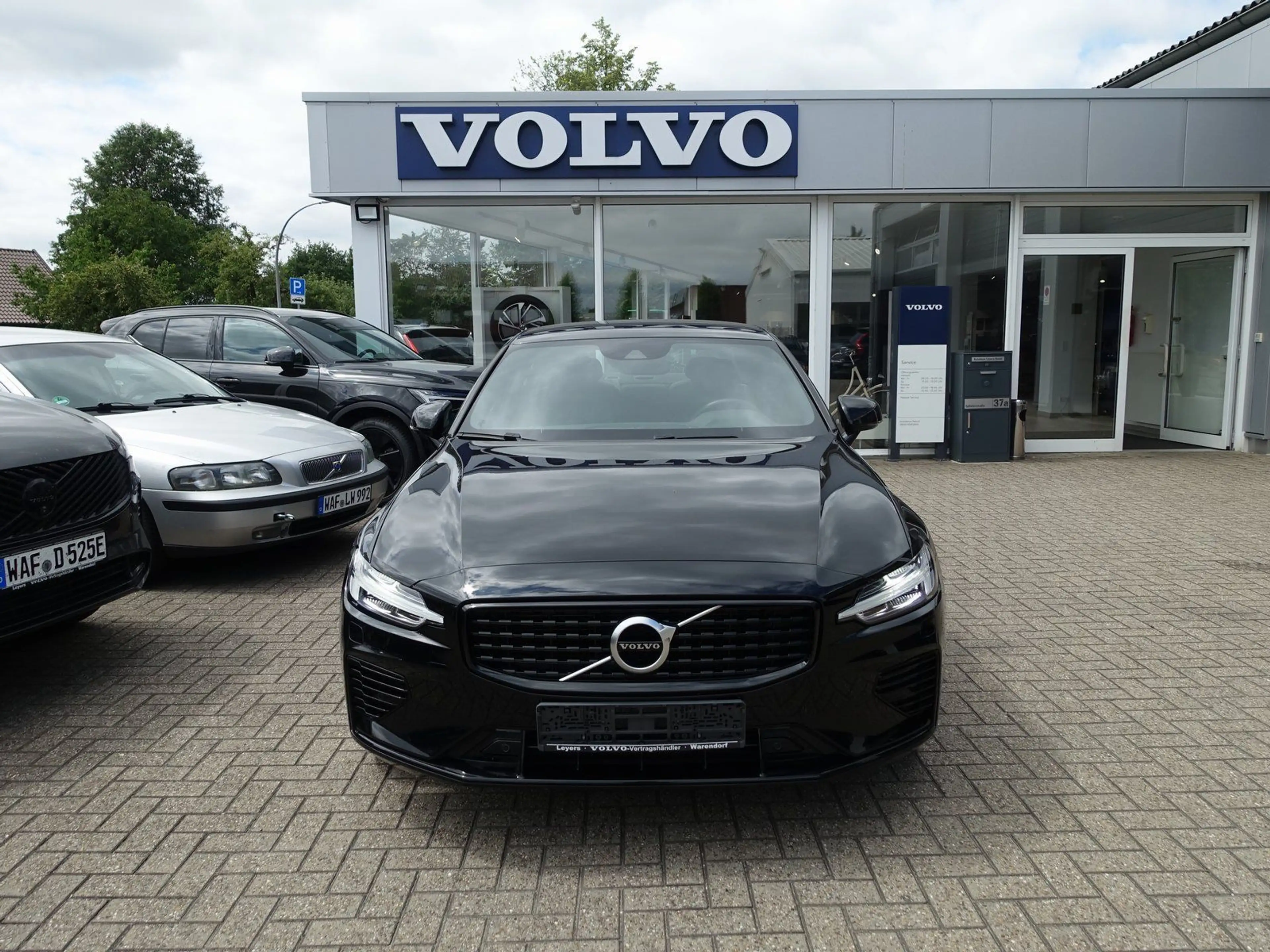 Volvo S60 Recharge R-Design T8 AWD AHK/KAMERA/PILOT — photo 5