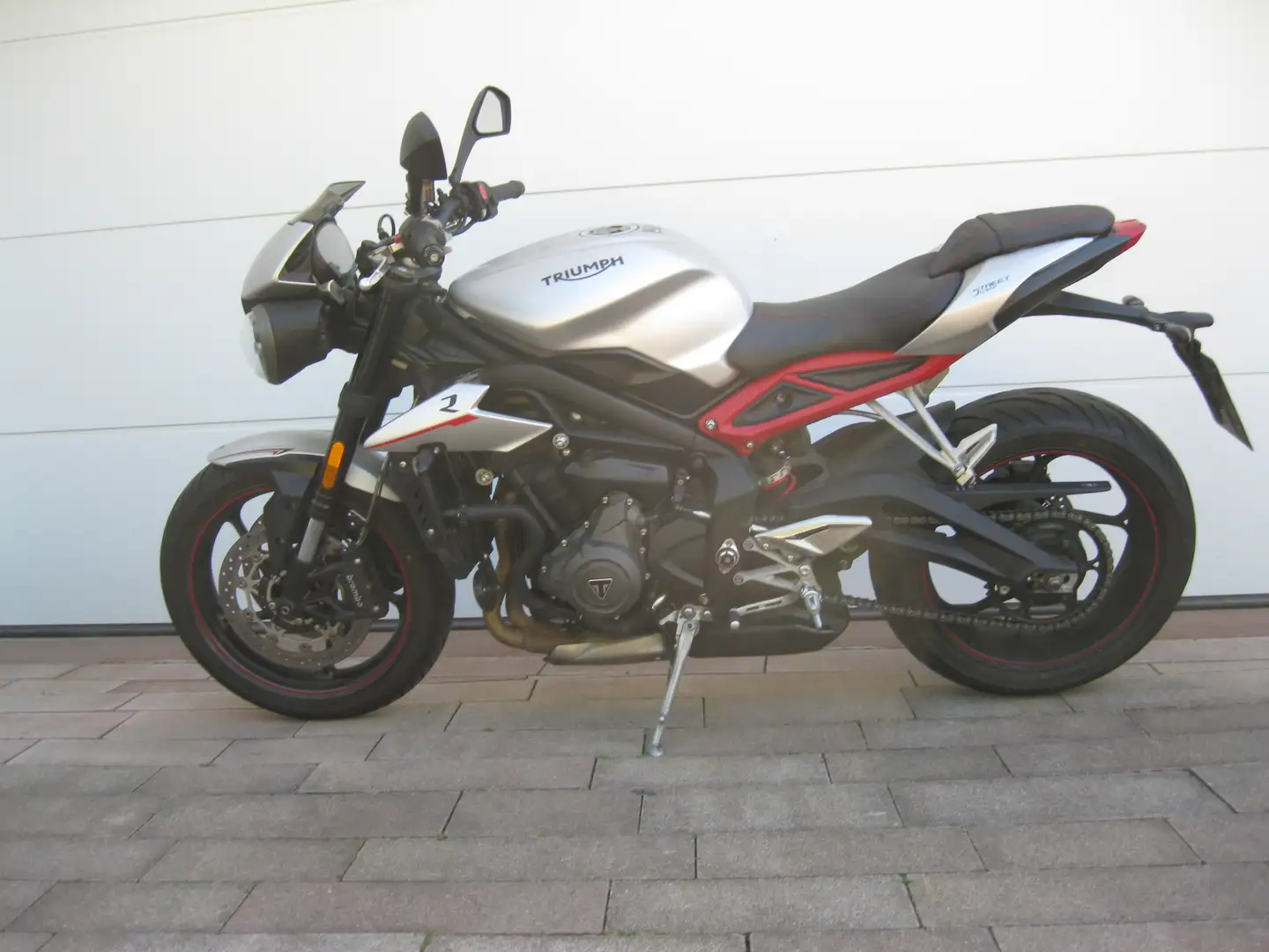 Triumph Street Triple R Low Ride High Srebrny - 1