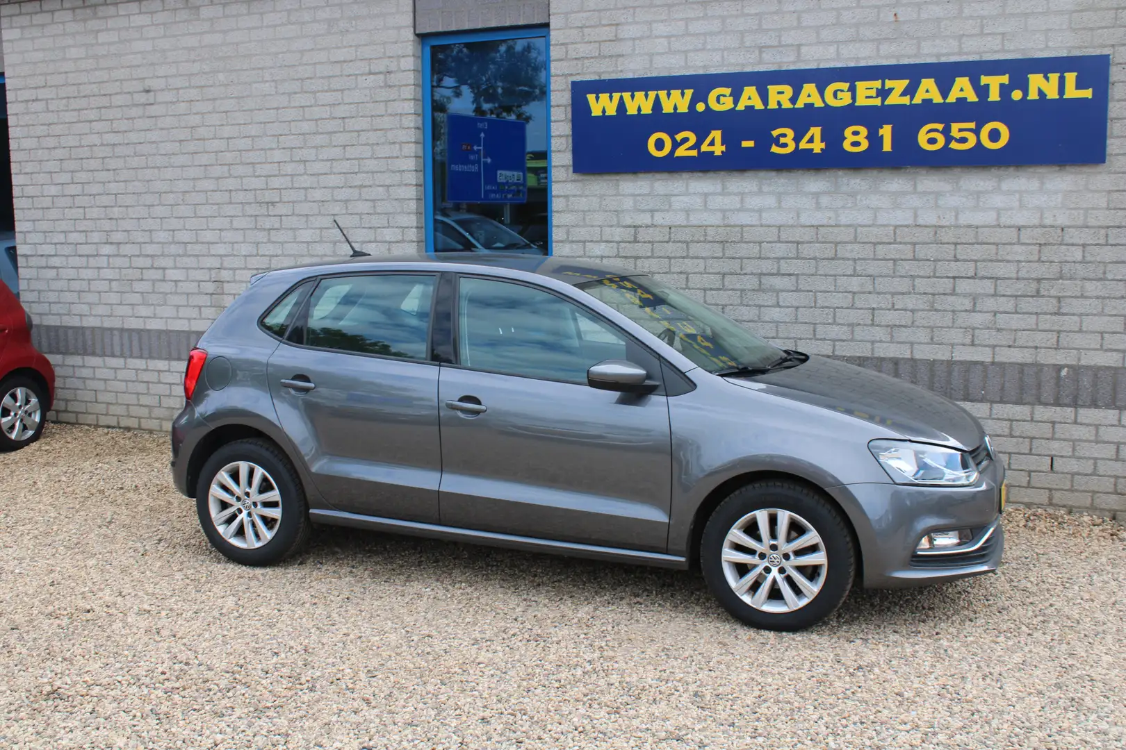 Volkswagen Polo 1.2 TSI Comfortline Business R Grijs - 2