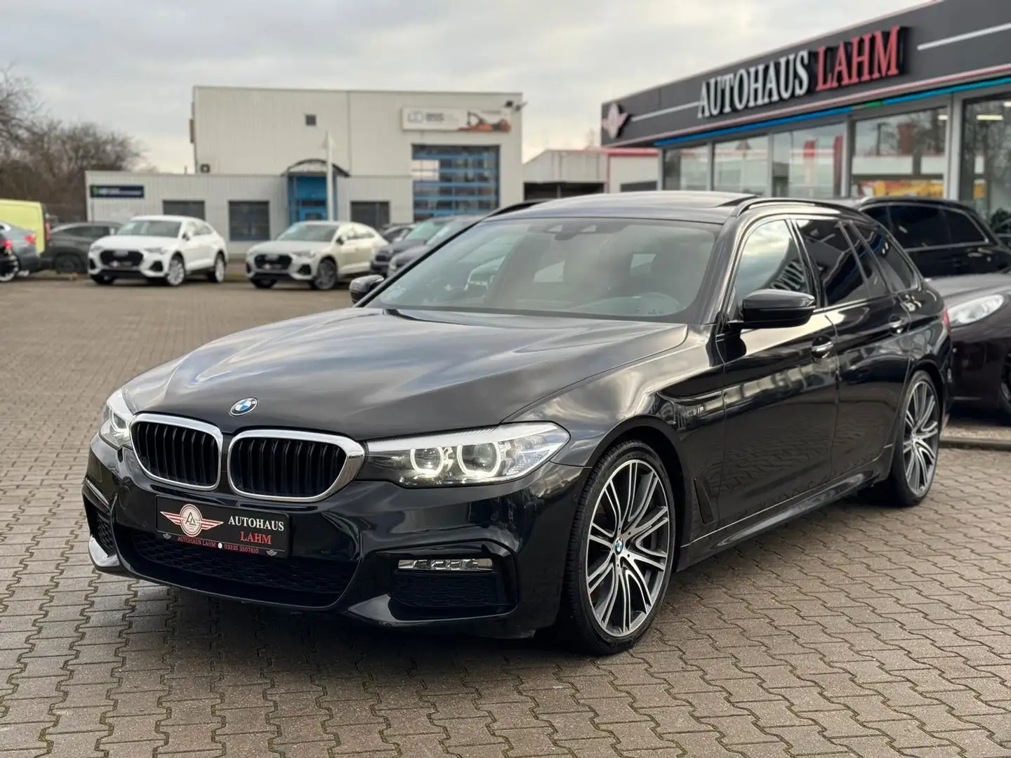 BMW 540 D Touring xDrive "M-Sport-Line"PANO*AHK*KEYLE Schwarz - 2