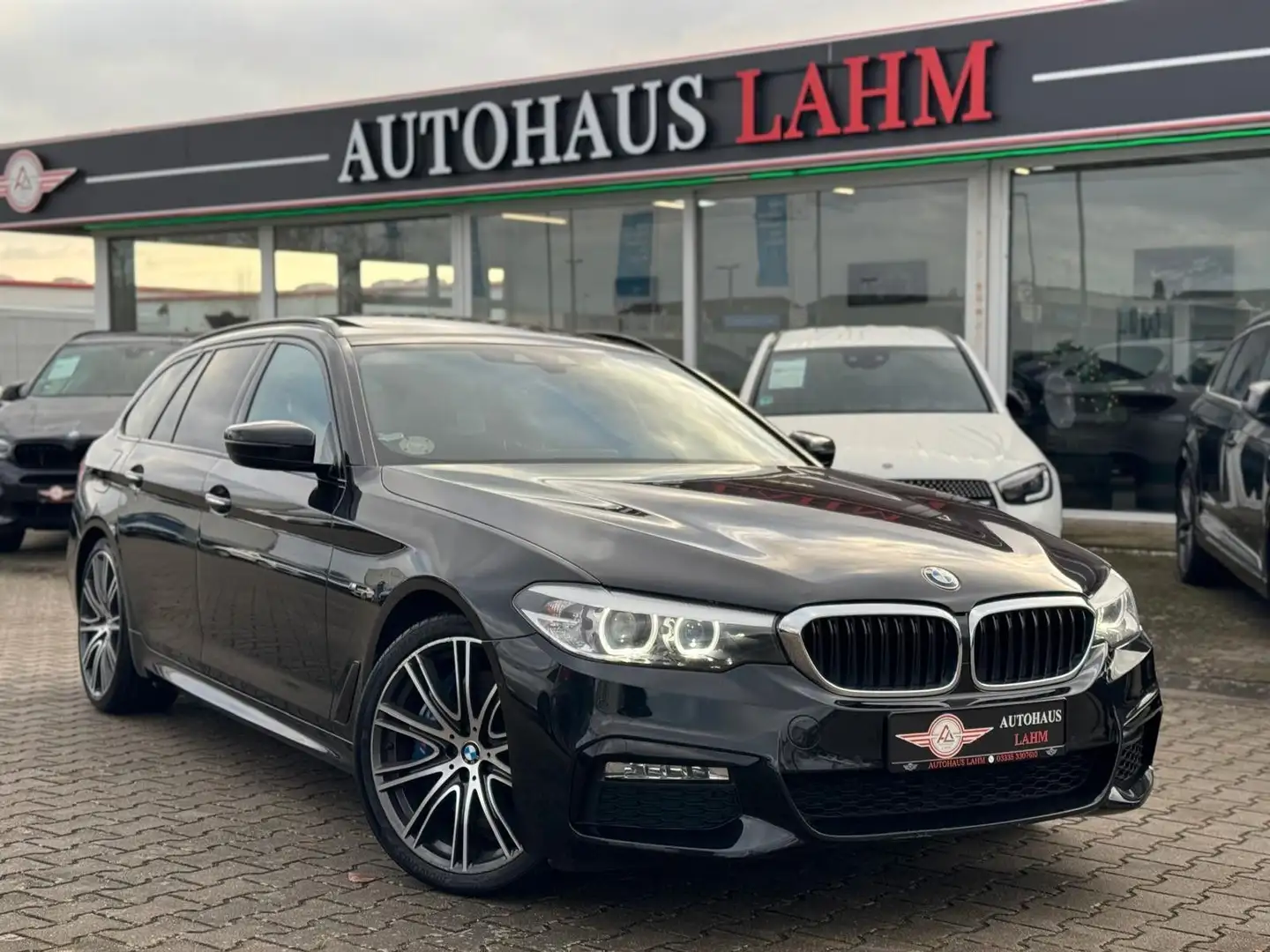 BMW 540 D Touring xDrive "M-Sport-Line"PANO*AHK*KEYLE Schwarz - 1