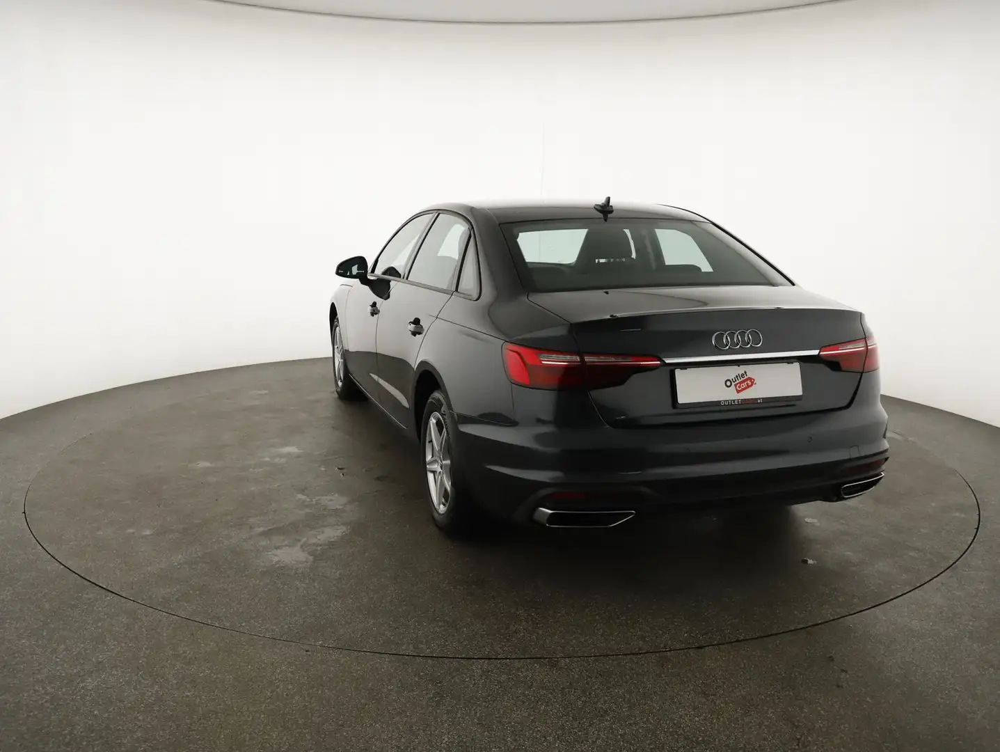 Audi A4 Limousine 30 TDI Grijs - 2