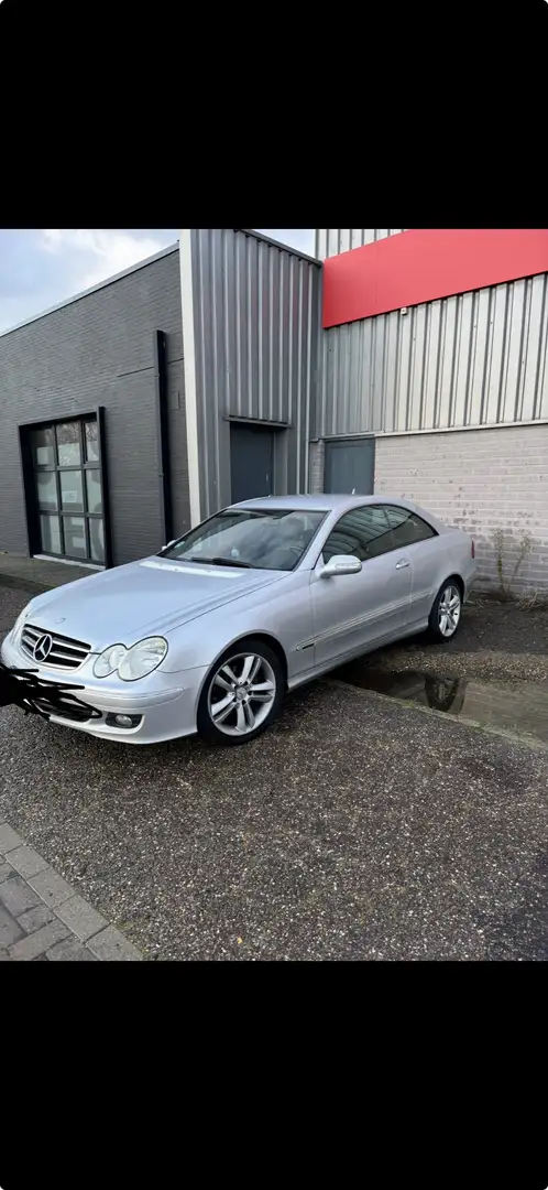 Mercedes-Benz CLK 220 Coupe CDI Elegance Plateado - 1