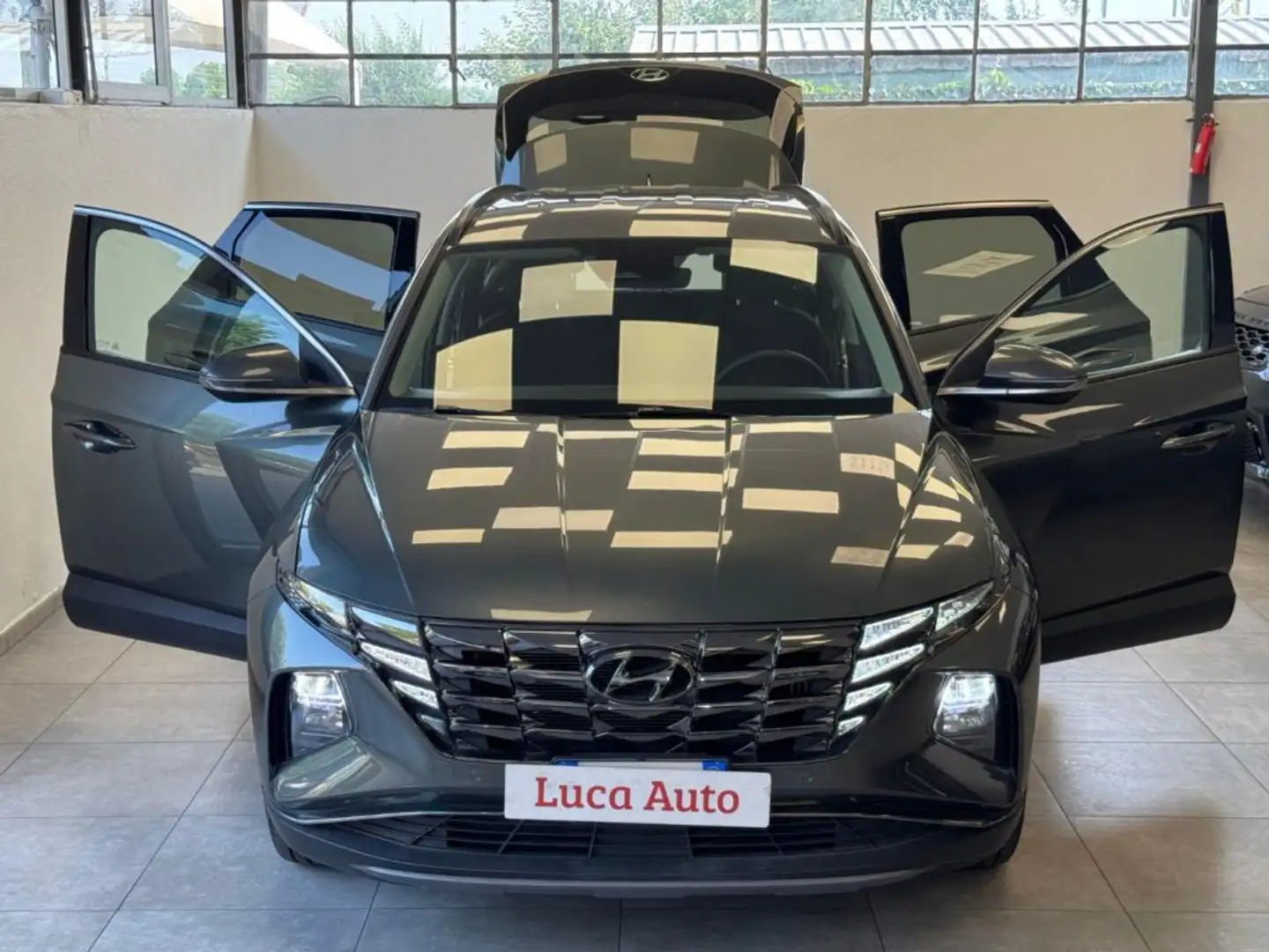 Hyundai TUCSON 1.6 HEV aut. XLine *UNICO PROP.*KM ORIGINALI* Gris - 2