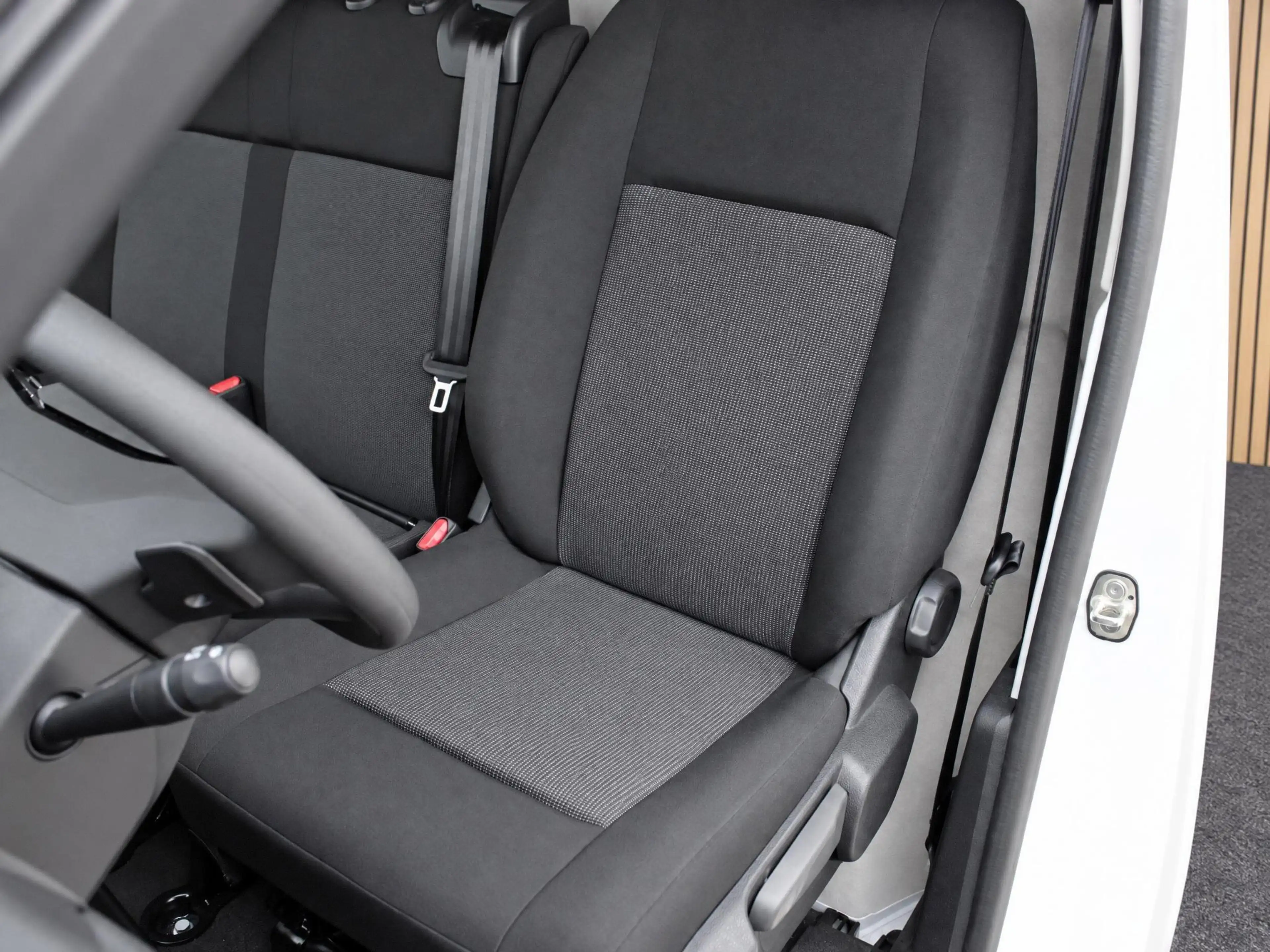 Peugeot e-Expert EV L2 75 kWh | Camera/Navi — photo 11