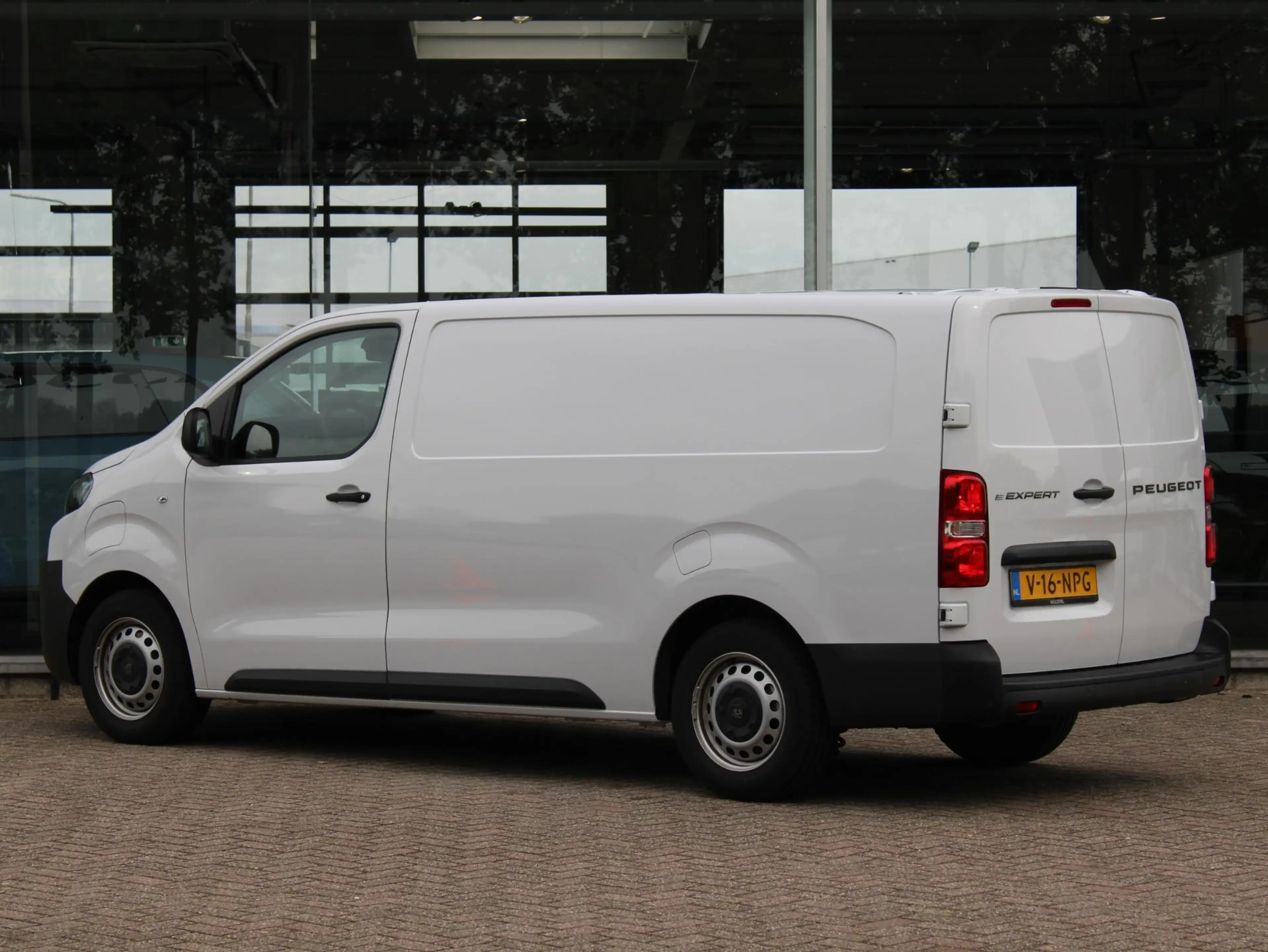 Peugeot e-Expert EV L2 75 kWh | Camera/Navi — photo 2