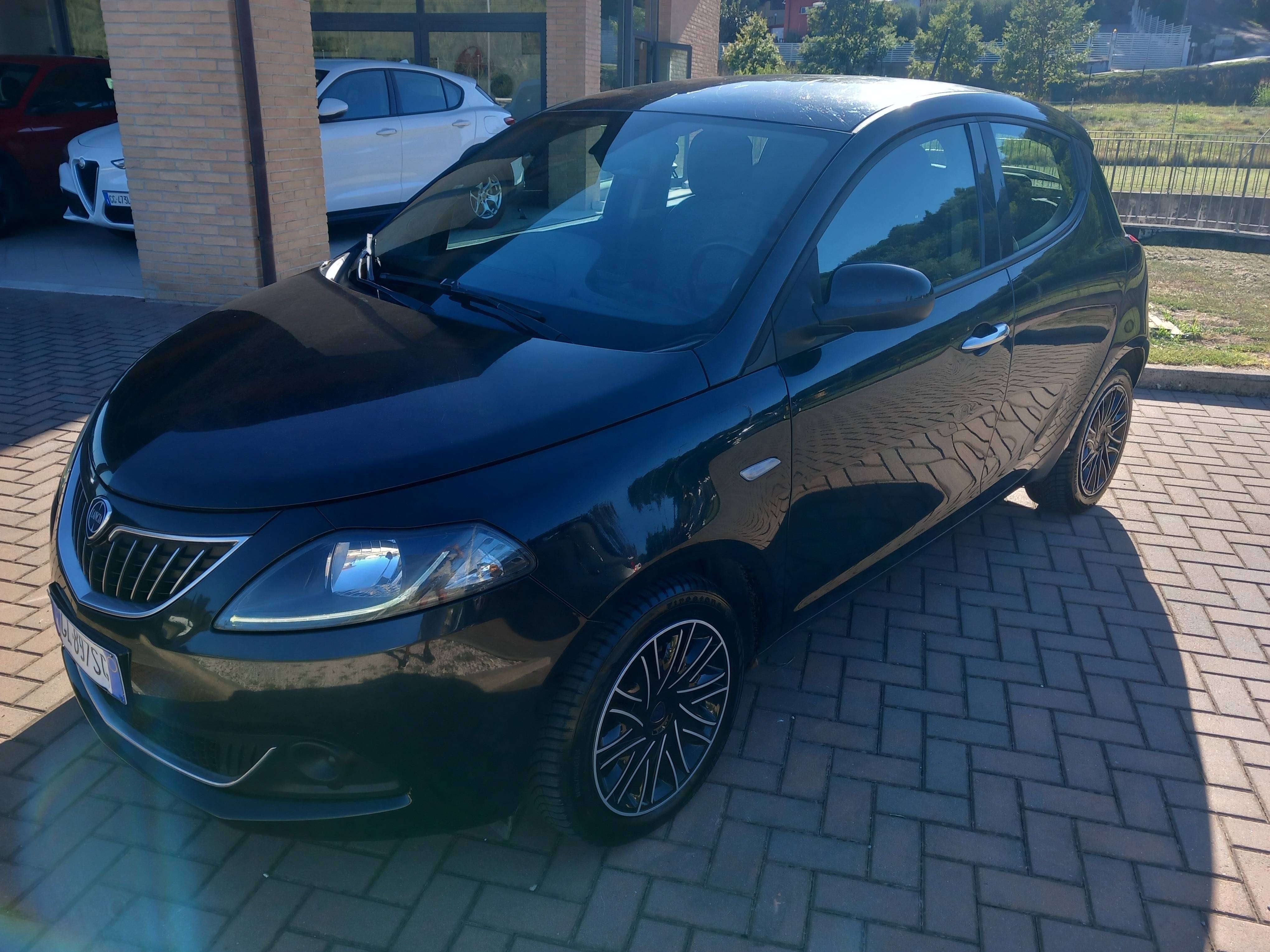 Lancia Ypsilon