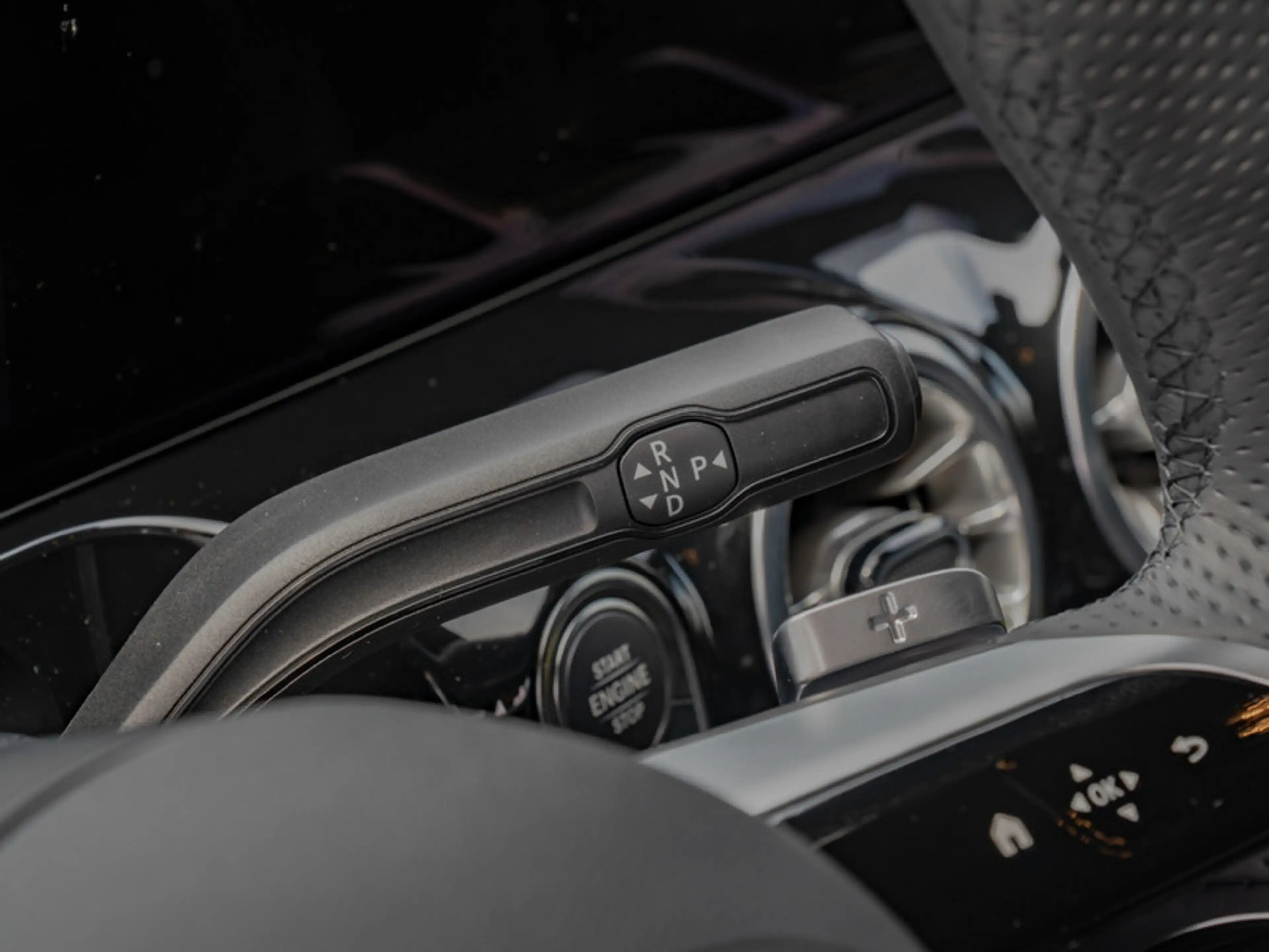 Mercedes-Benz GLA 250 4M AMG-Sport/MLB/Pano/AHK/Night/Sound — photo 13