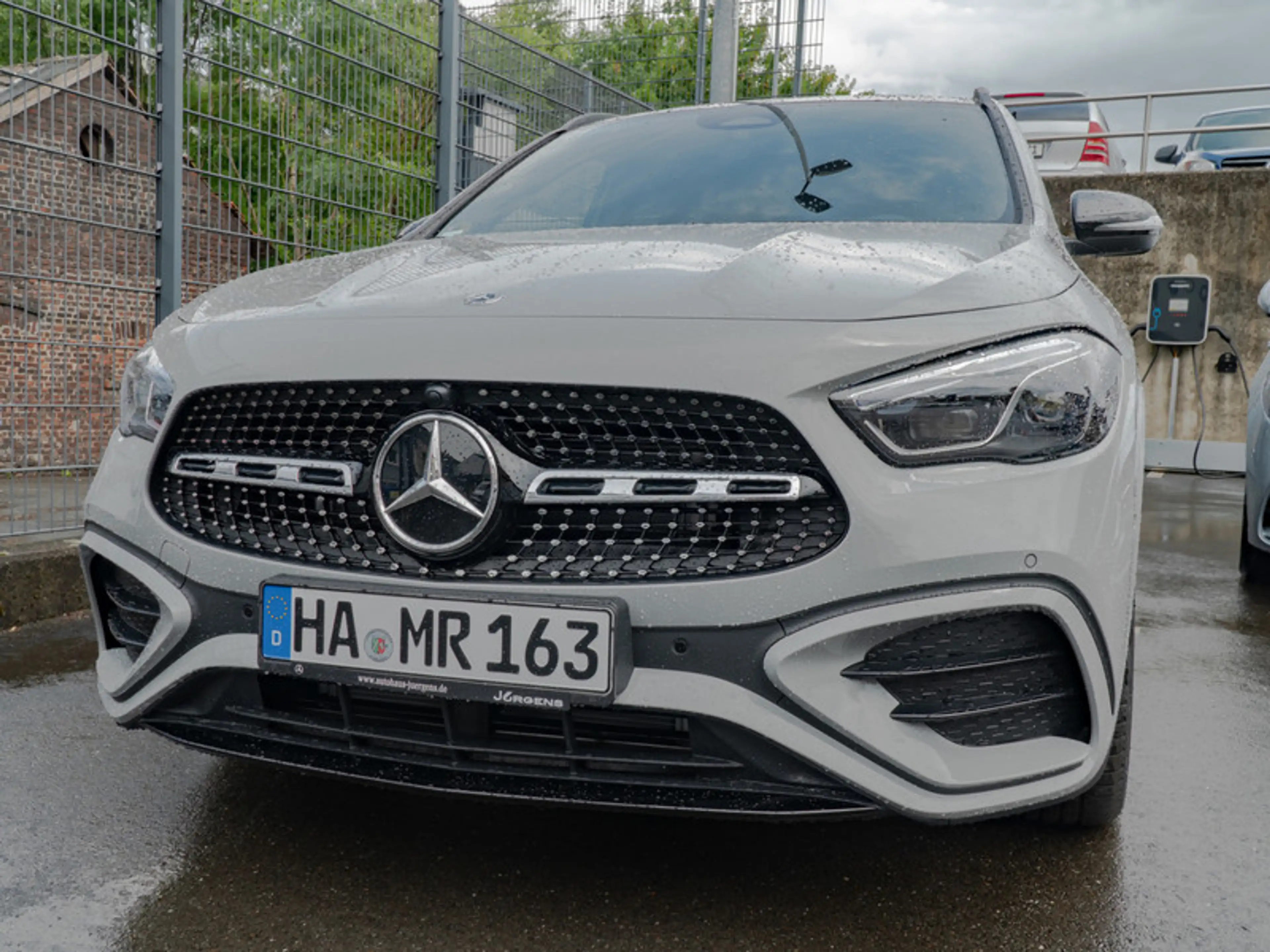 Mercedes-Benz GLA 250 4M AMG-Sport/MLB/Pano/AHK/Night/Sound — photo 2