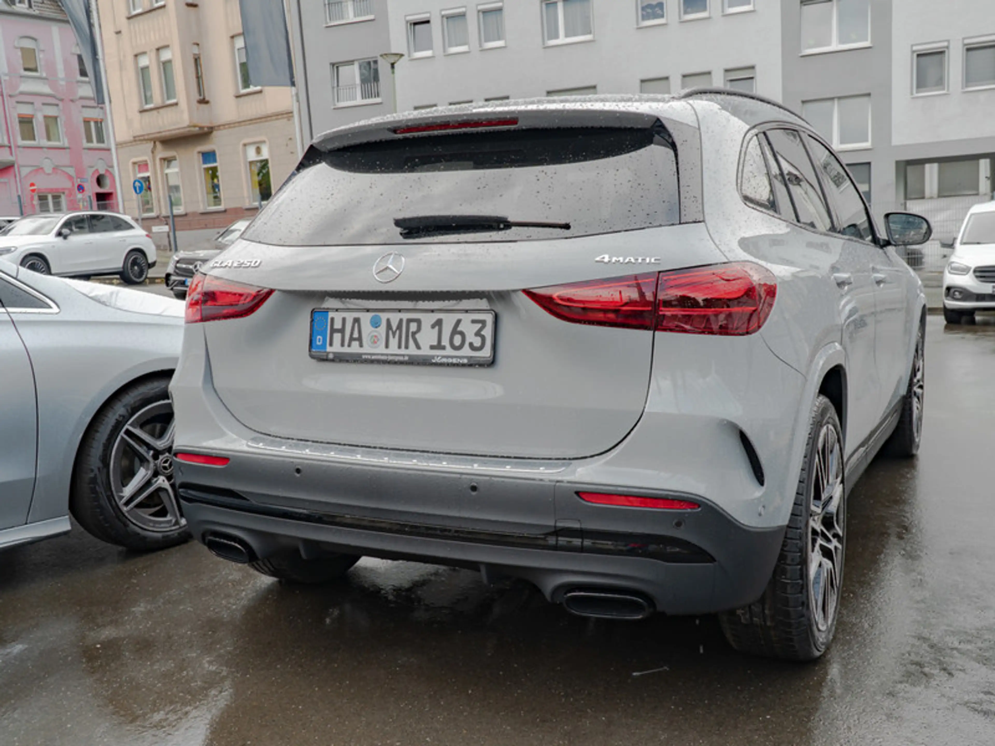 Mercedes-Benz GLA 250 4M AMG-Sport/MLB/Pano/AHK/Night/Sound — photo 4