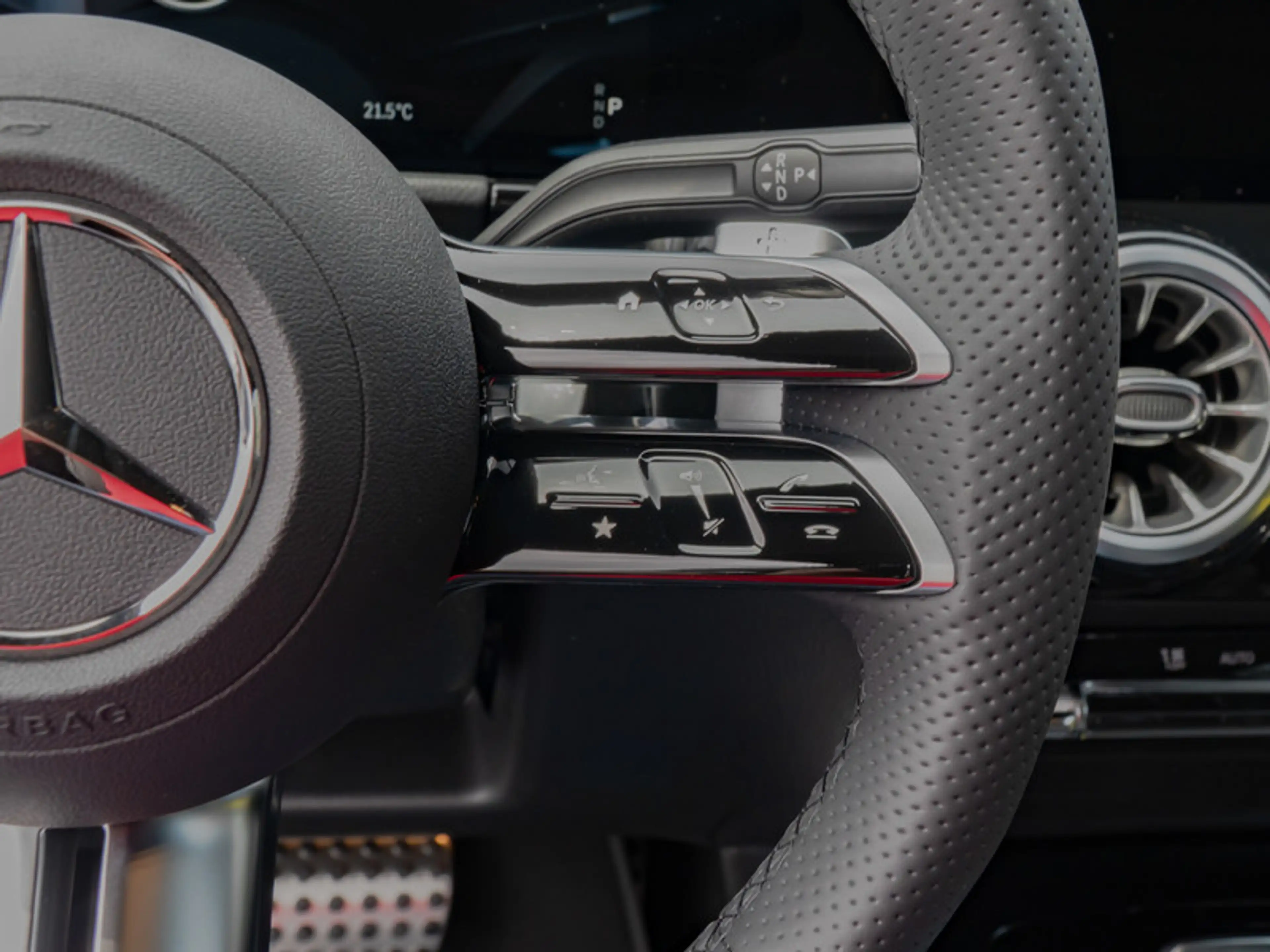 Mercedes-Benz GLA 250 4M AMG-Sport/MLB/Pano/AHK/Night/Sound — photo 14