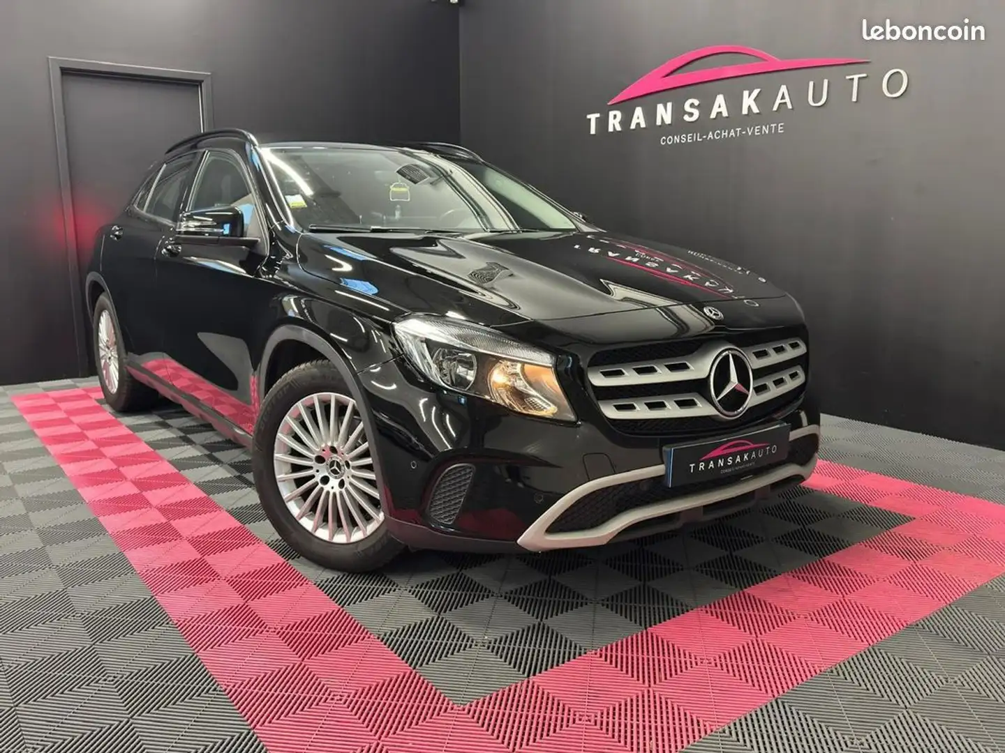 Mercedes-Benz GLA 180 Classe MERCEDES 180 7-G DCT Intuition ORIGINE FRANCE SECONDE MAIN SUIVI COMPLET Nero - 1