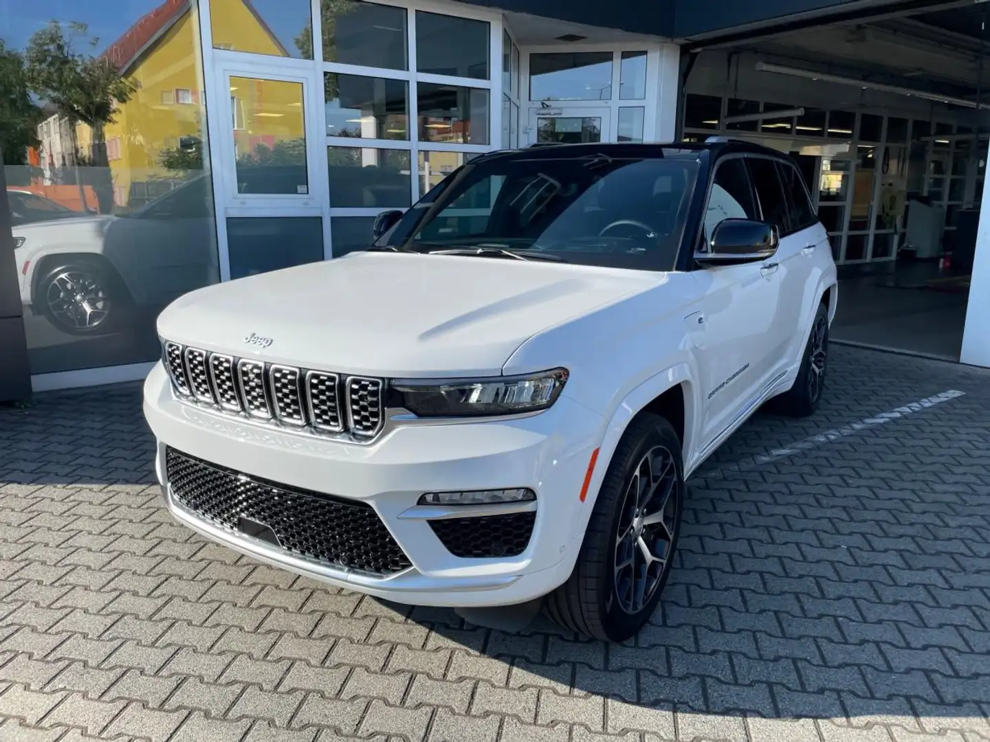 Jeep Grand Cherokee 4xe Summit Reserve Verfügbar in 2 Farben 🚗📌Abhol Schwarz - 2