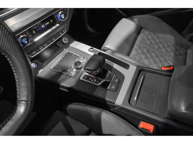 Audi Q5 view 13