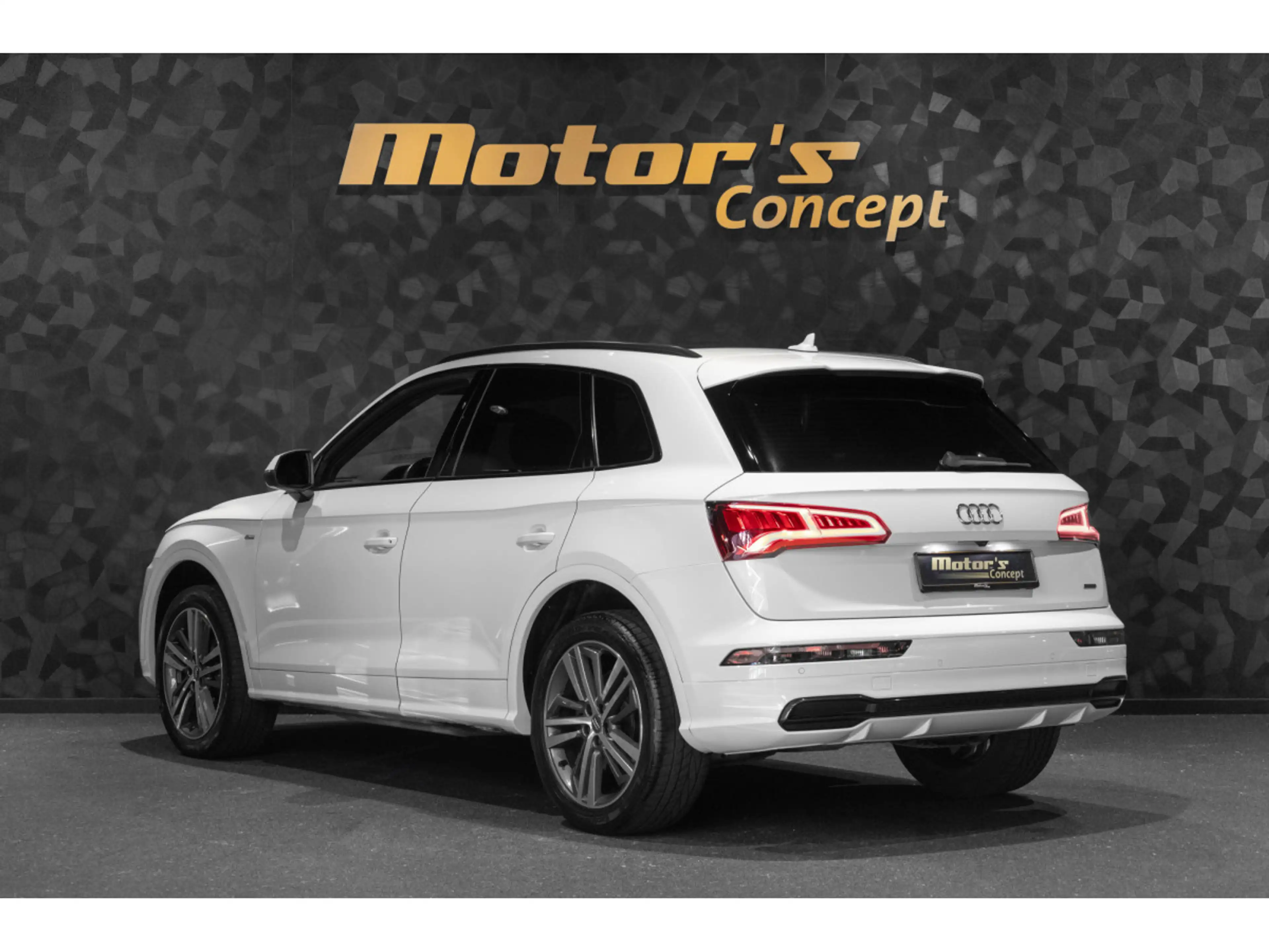 Audi Q5 S-Line Quattro — photo 7