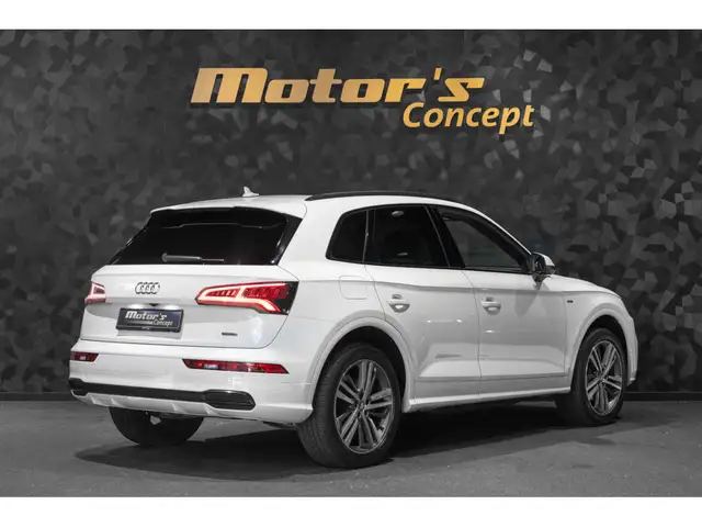 Audi Q5 view 3