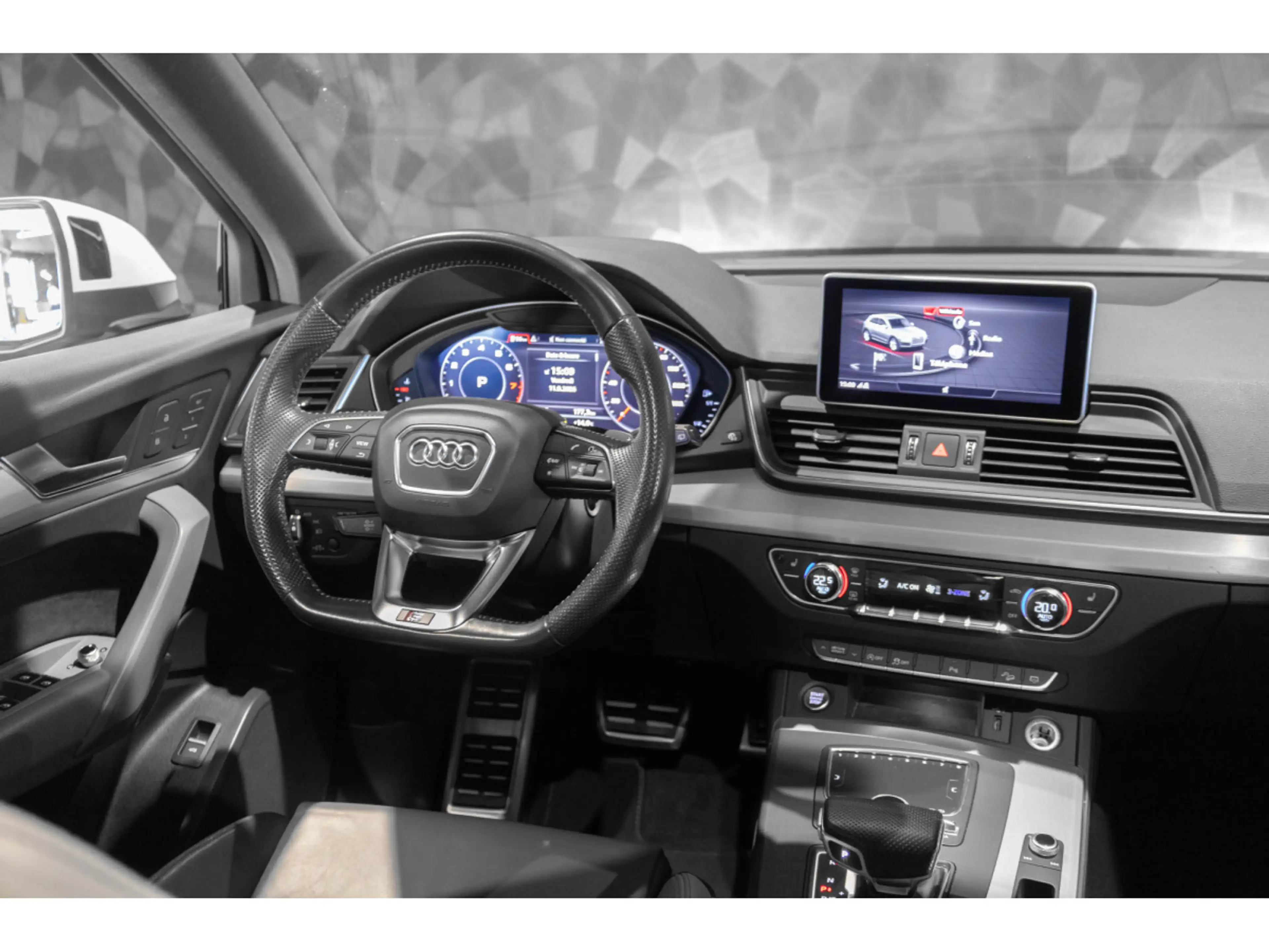 Audi Q5 S-Line Quattro — photo 14