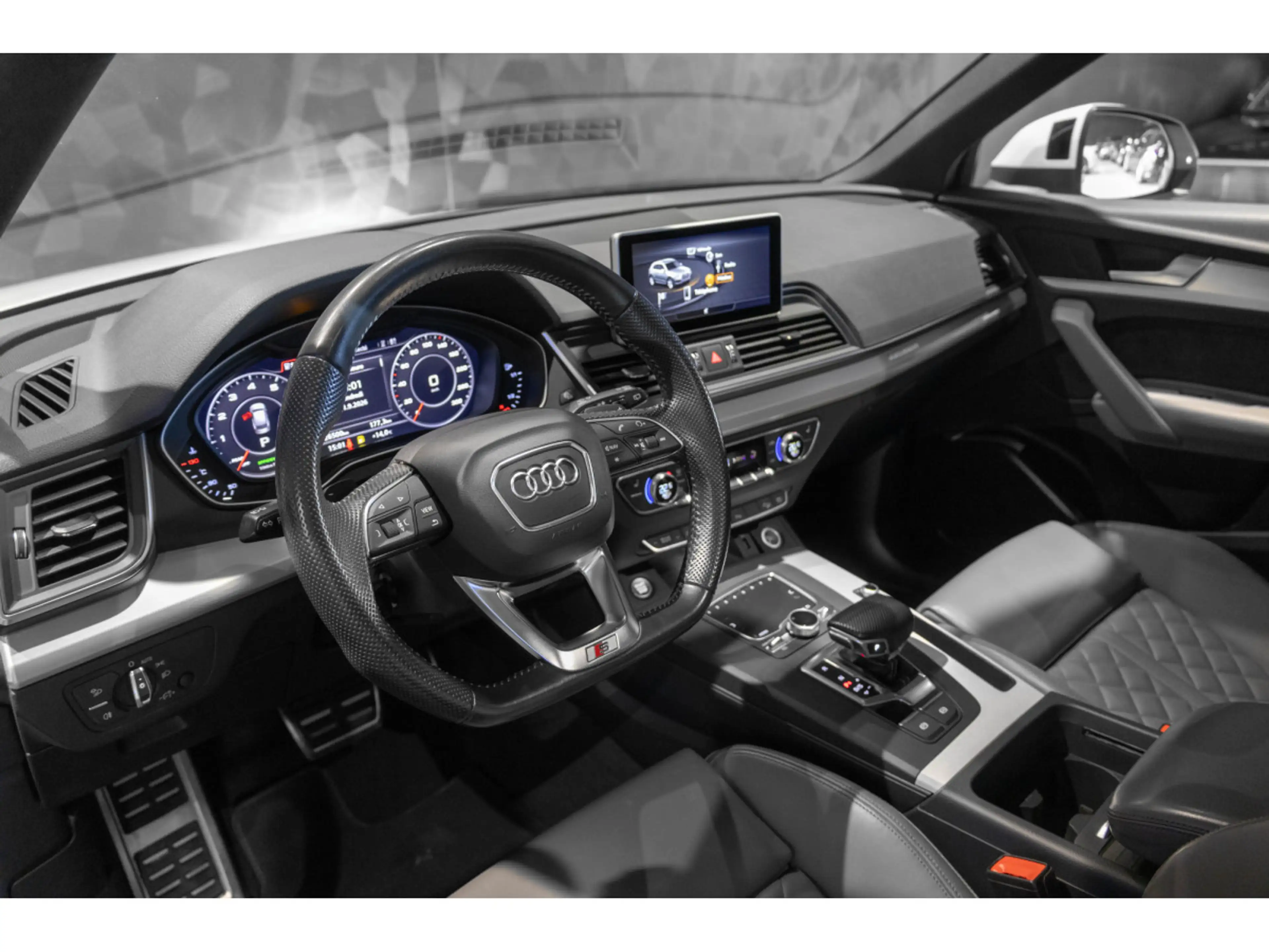 Audi Q5 S-Line Quattro — photo 9