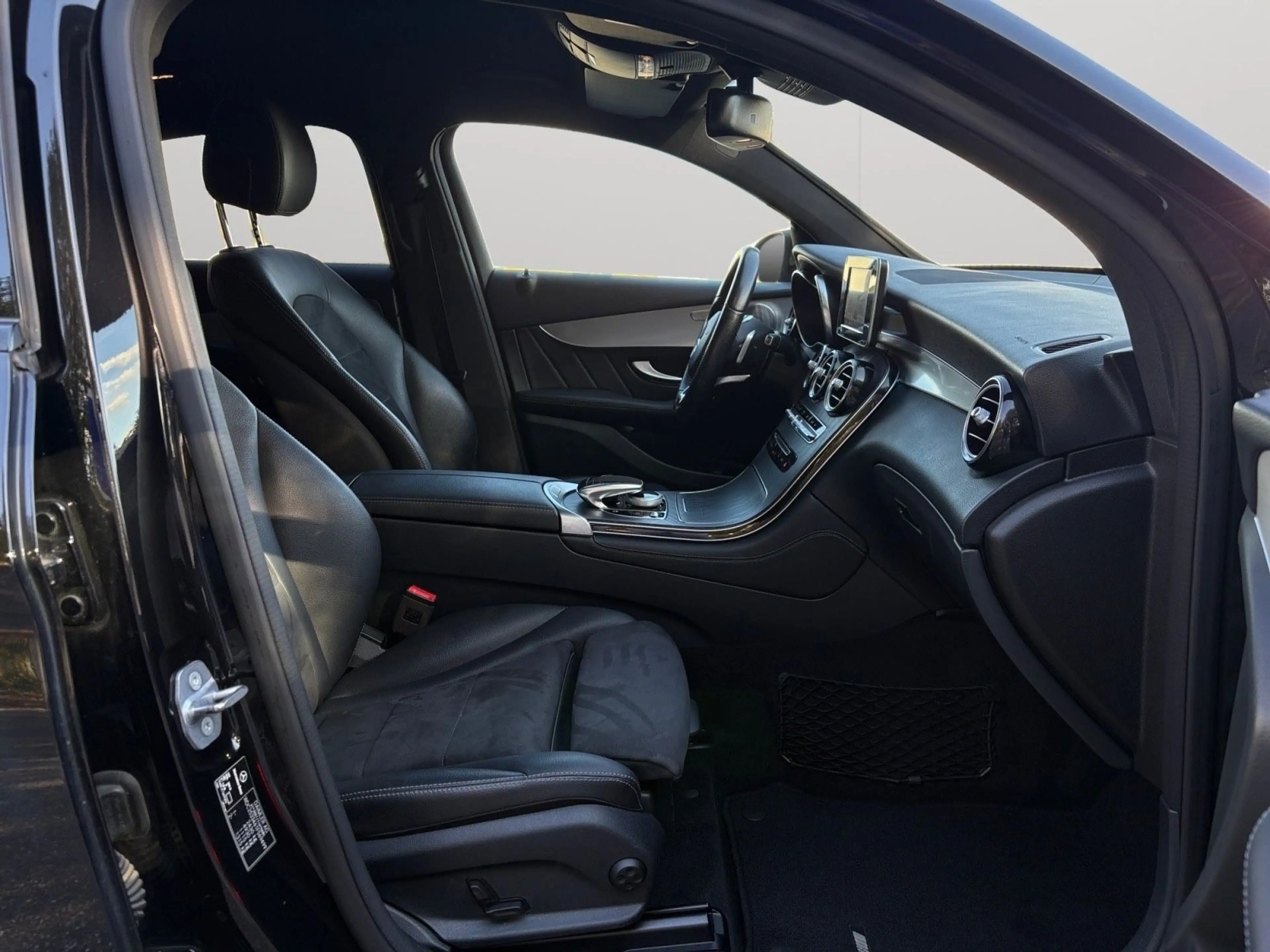 Mercedes-Benz GLC 250 Coupe 4Matic AMG Line/Burmester/Keyless — photo 11