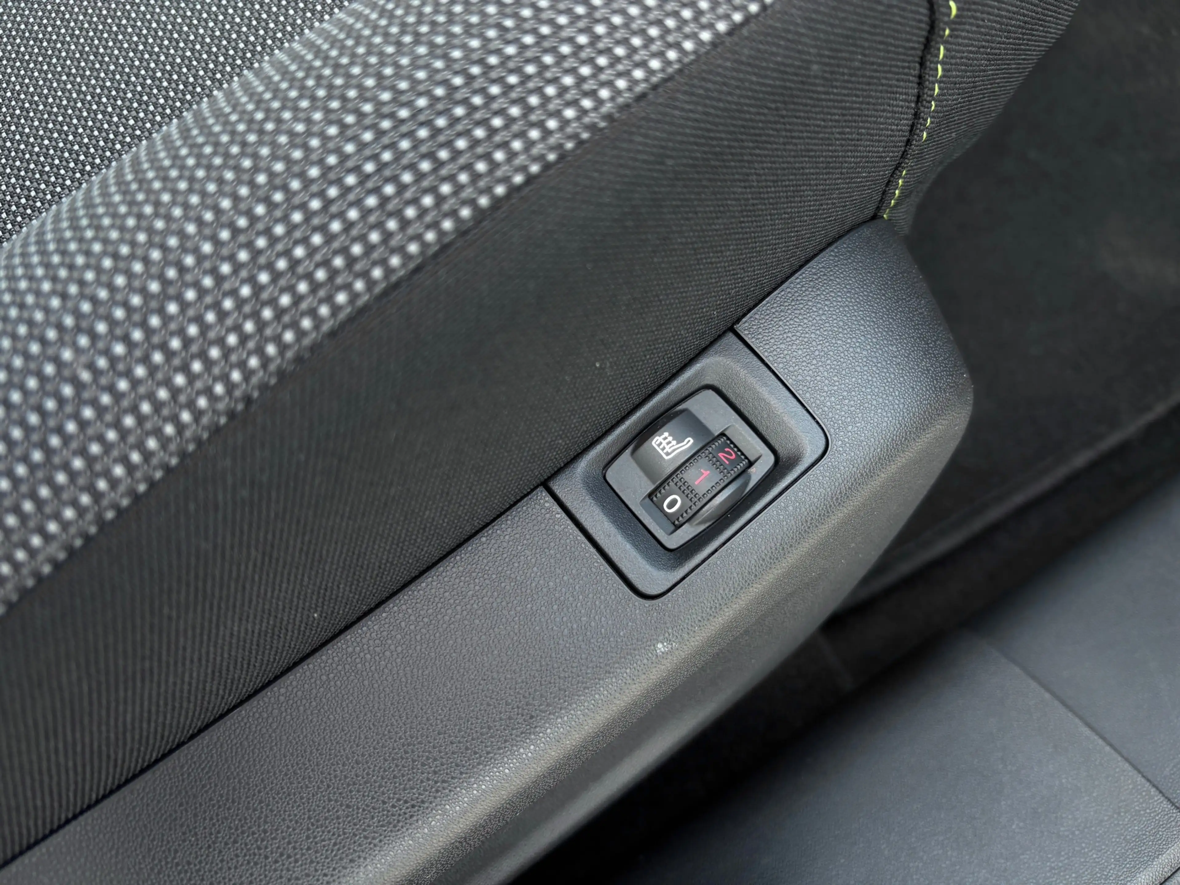 Citroen C3 1.2 Shine Stoelverwarming, Apple Carplay, Keyless — photo 11