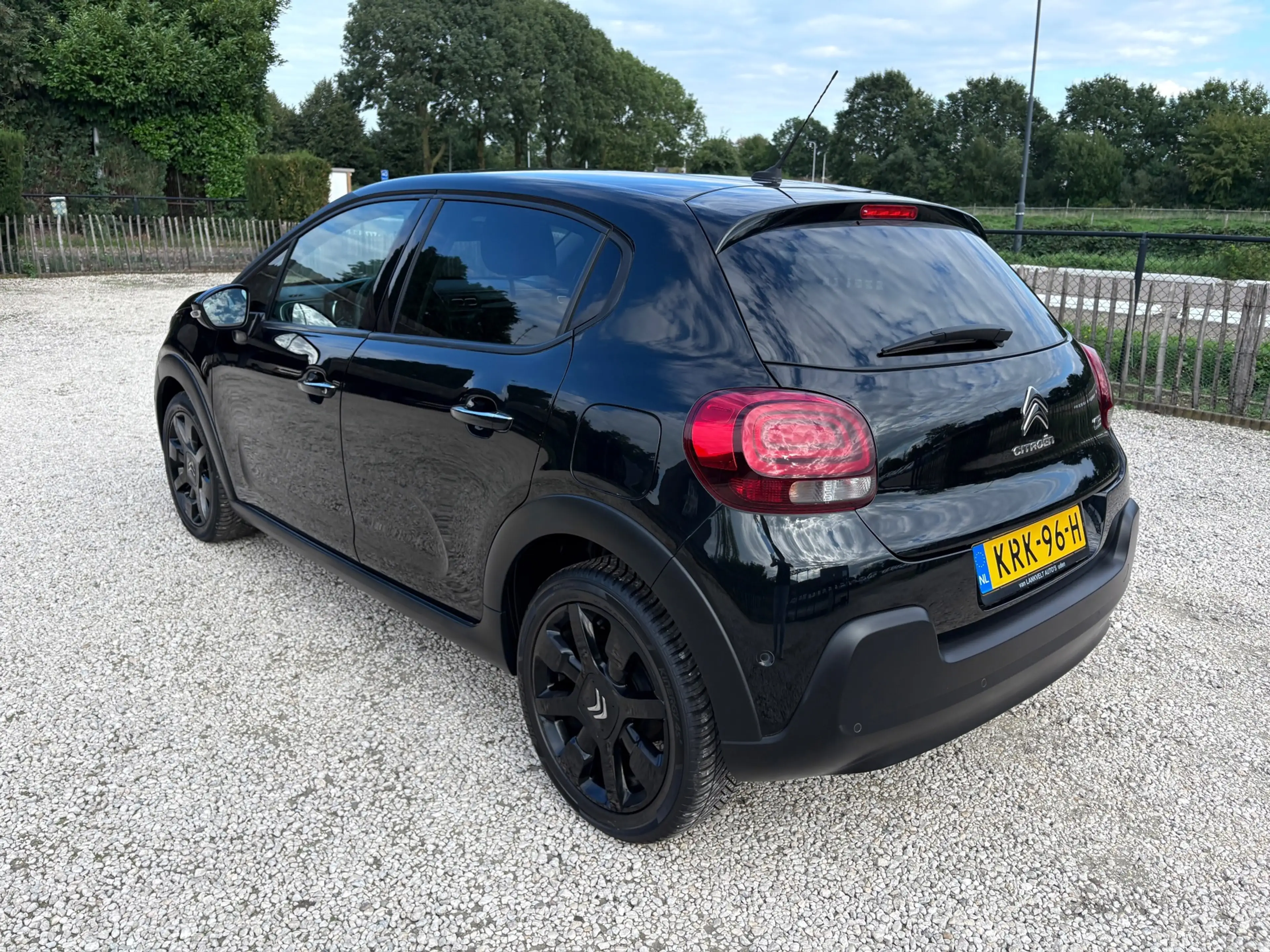 Citroen C3 1.2 Shine Stoelverwarming, Apple Carplay, Keyless — photo 4