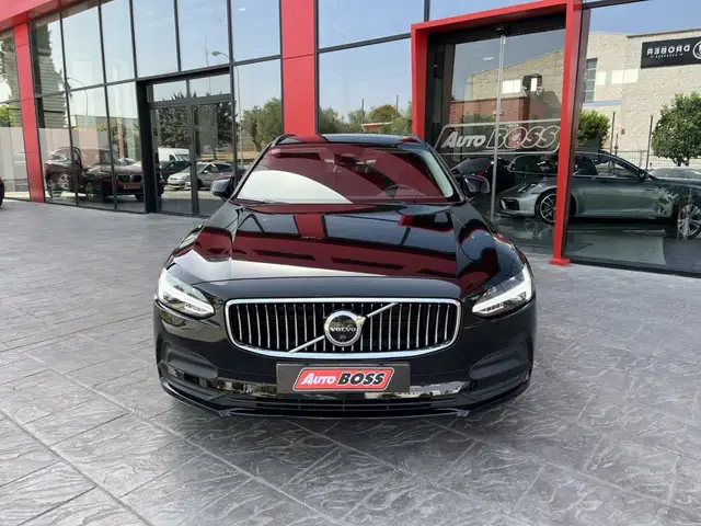 Volvo V90 view 4