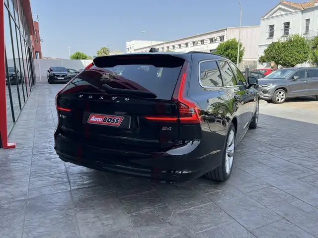 Volvo V90 view 8