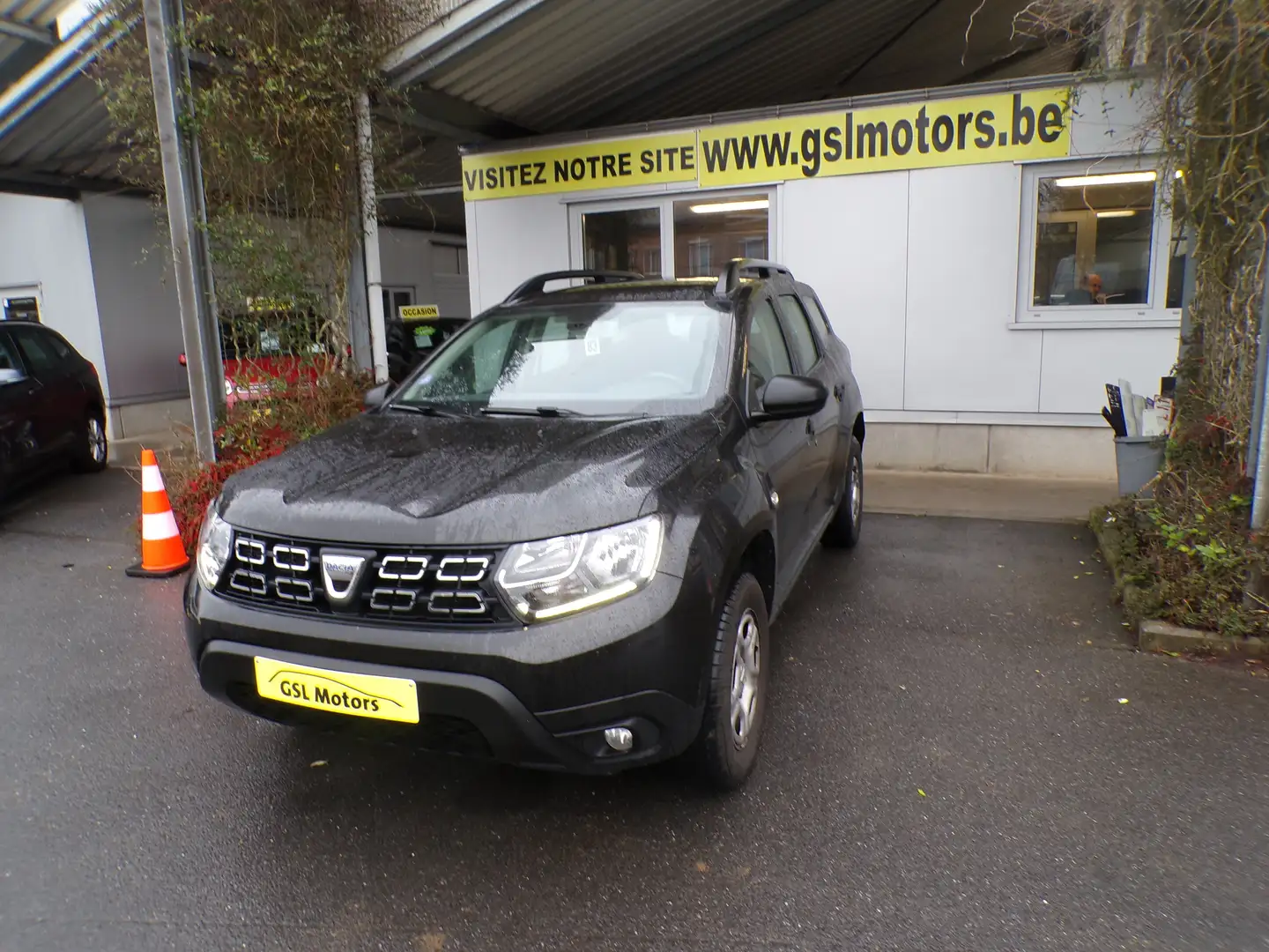 Dacia Duster 1.6 SCe 115cv Noire 05/18 97.105km Airco Bluetooth Zwart - 1